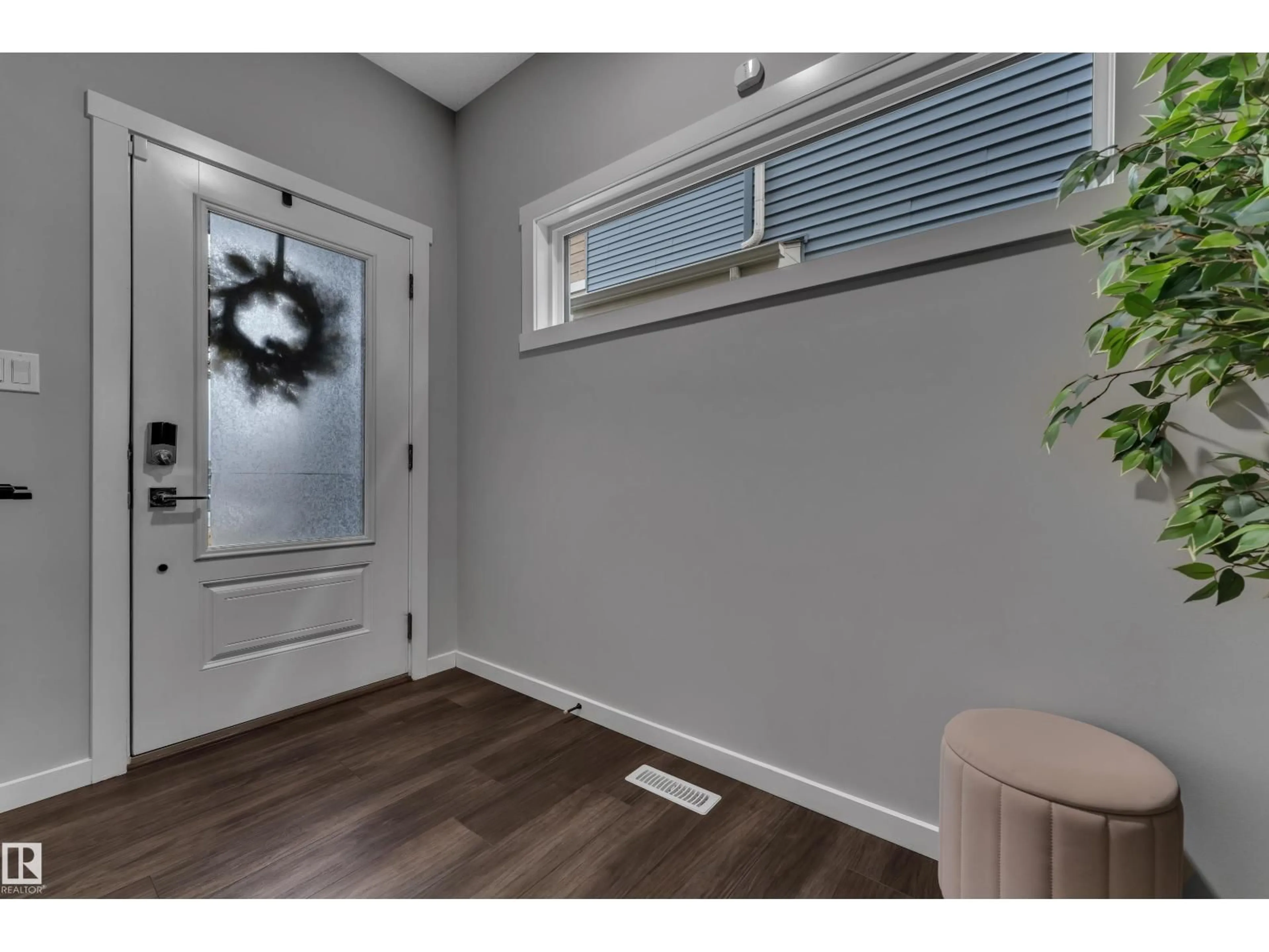 Indoor entryway for 4107 5 AV, Edmonton Alberta T6X2L7