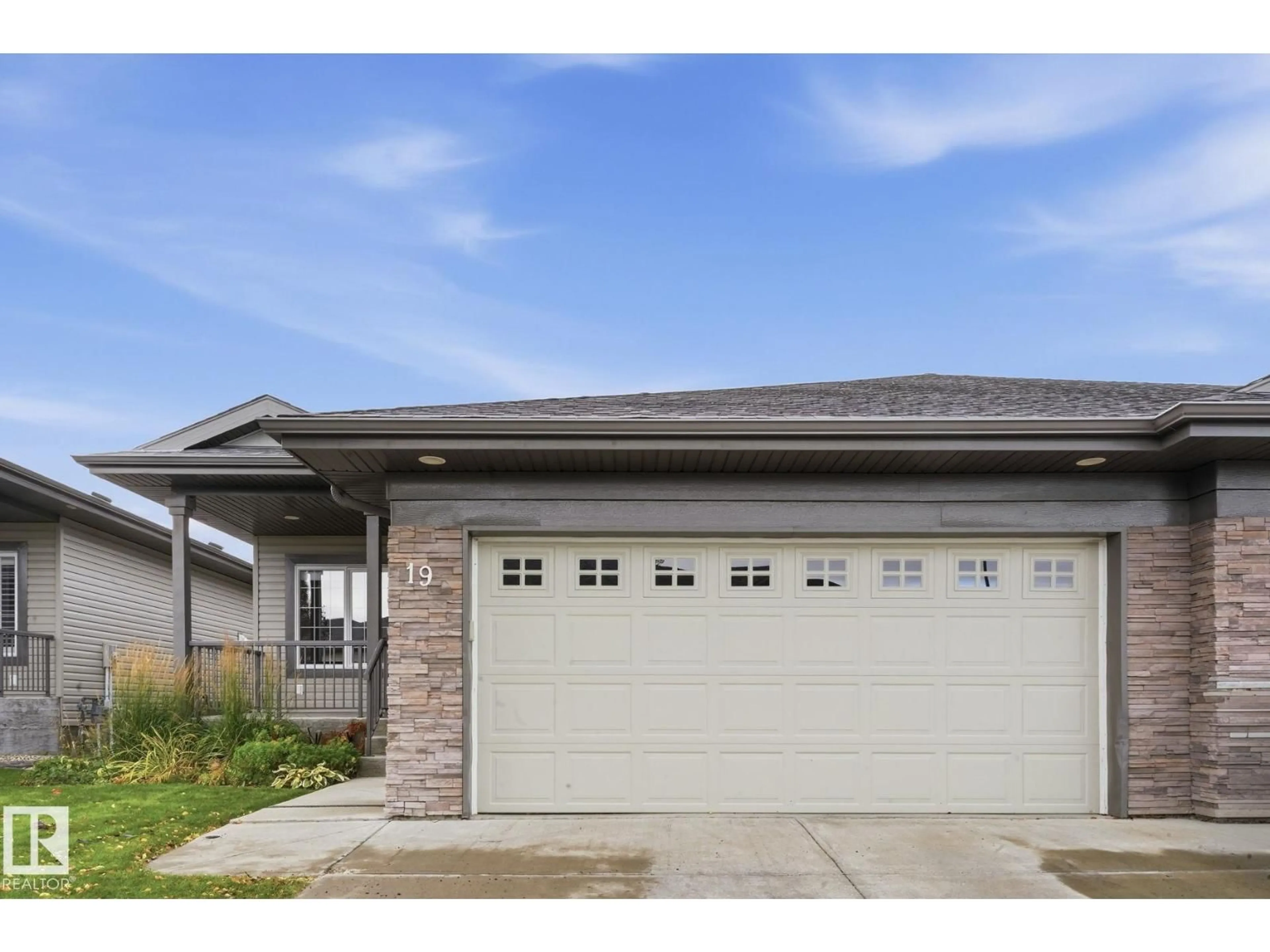 Indoor garage for 19 340 SPRUCE RIDGE RD, Spruce Grove Alberta T7X0J4