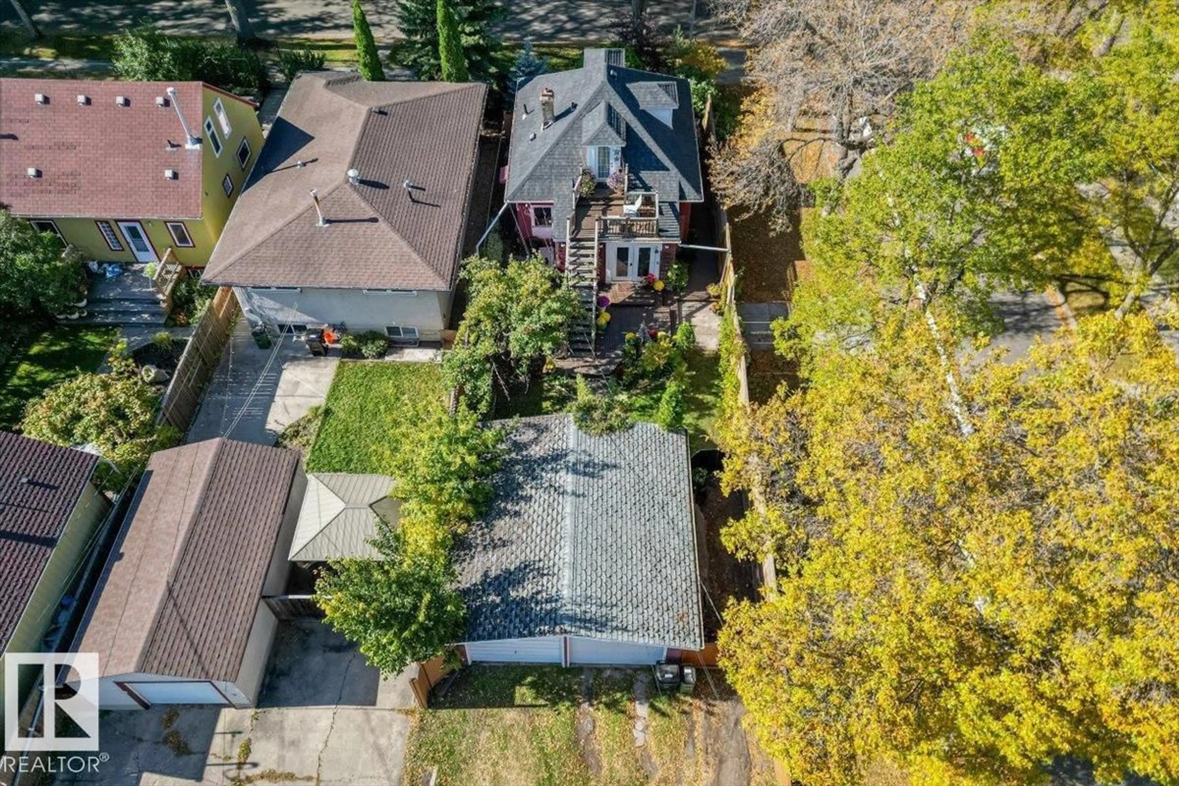 A pic from outside/outdoor area/front of a property/back of a property/a pic from drone, street for NW - 11347 89 ST, Edmonton Alberta T5B3T5