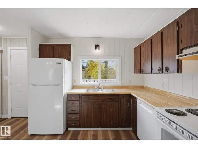 119 PARKLAND ACRES, Lacombe 4
