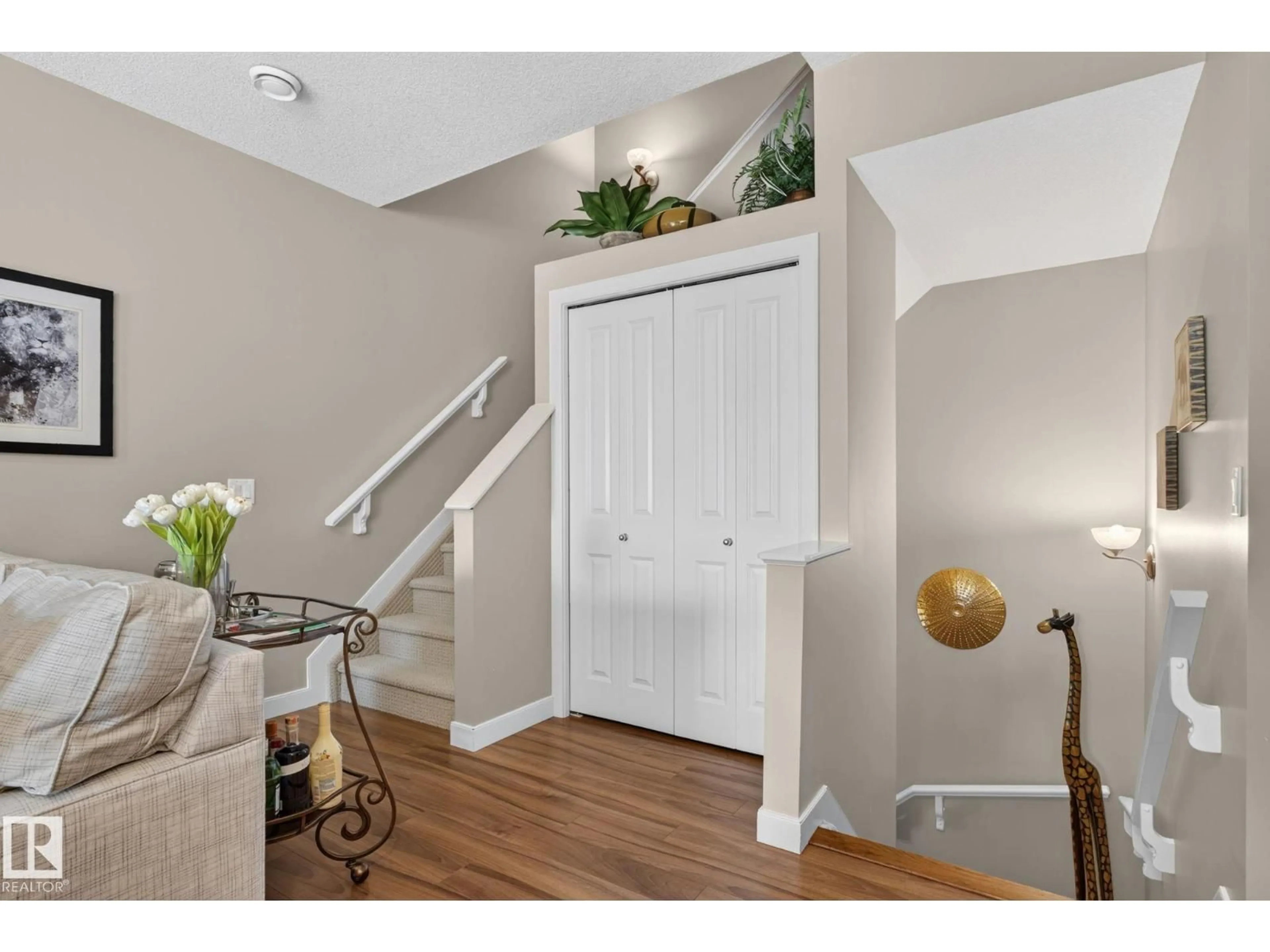 Indoor entryway for 91 - 7293 SOUTH TERWILLEGAR DR, Edmonton Alberta T6R0N5