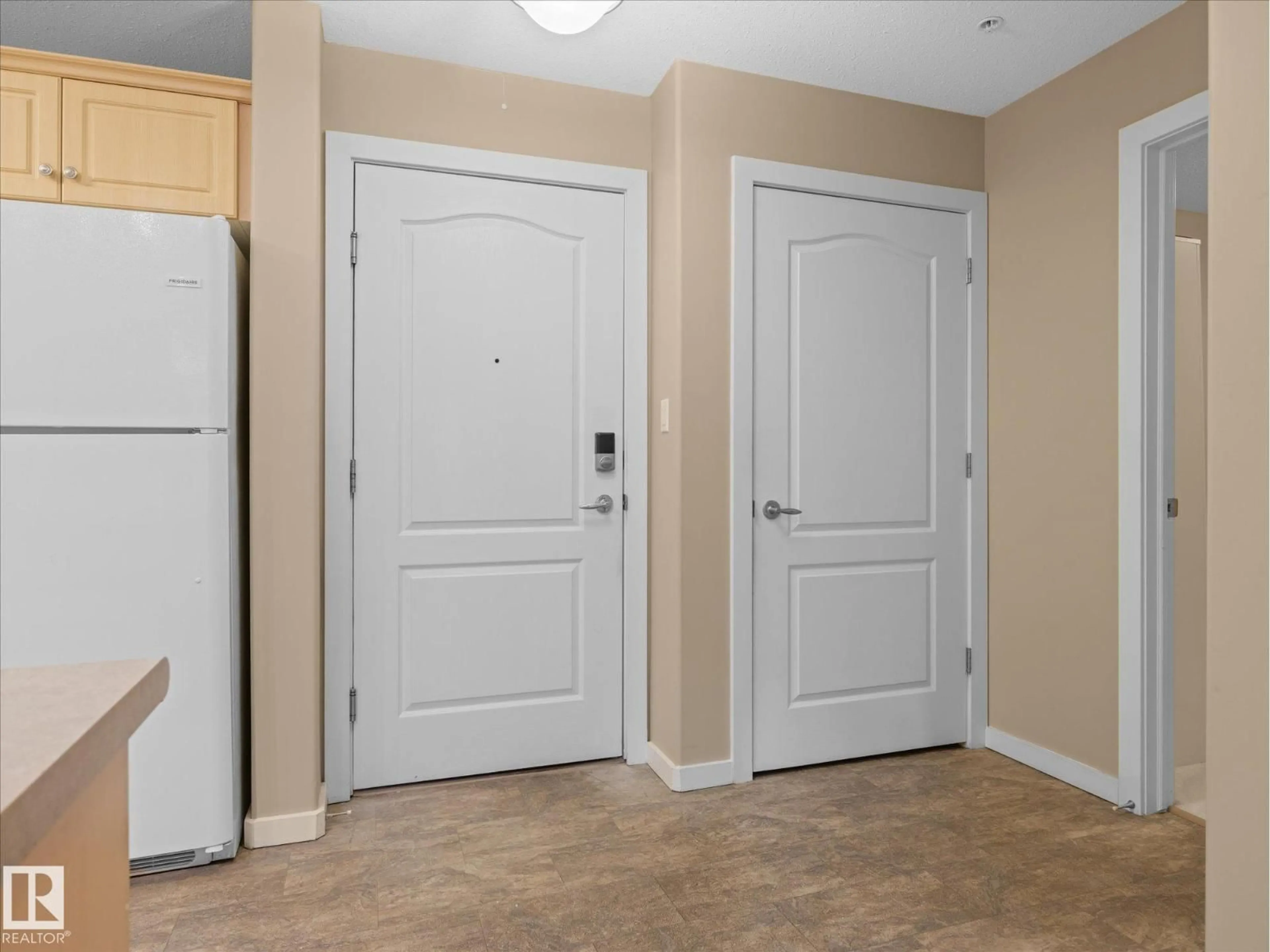 Indoor entryway for 278 - 237 SUDER GREENS DR, Edmonton Alberta T5T6V6