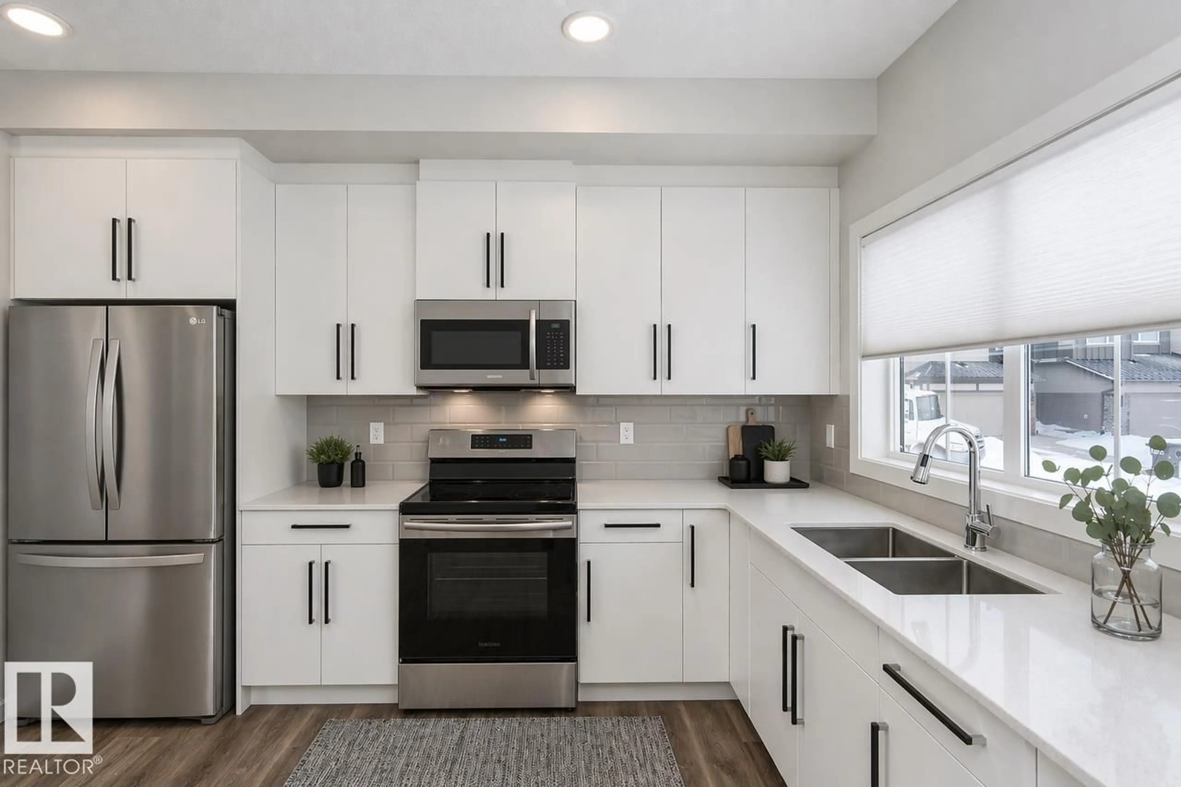Unknown for 416 26 ST, Edmonton Alberta T6X3J1