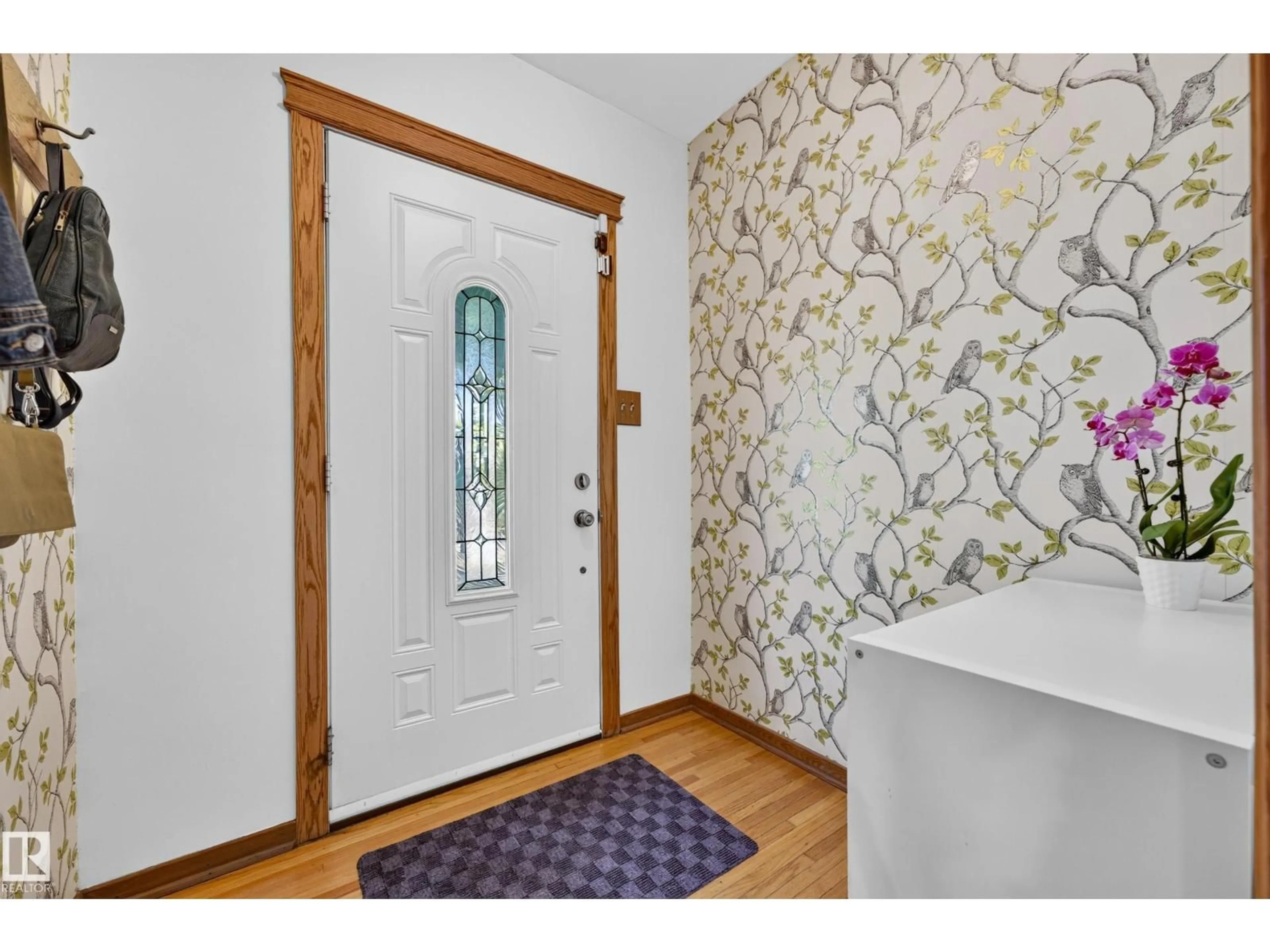 Indoor entryway for 11346 69 ST, Edmonton Alberta T5B1R7