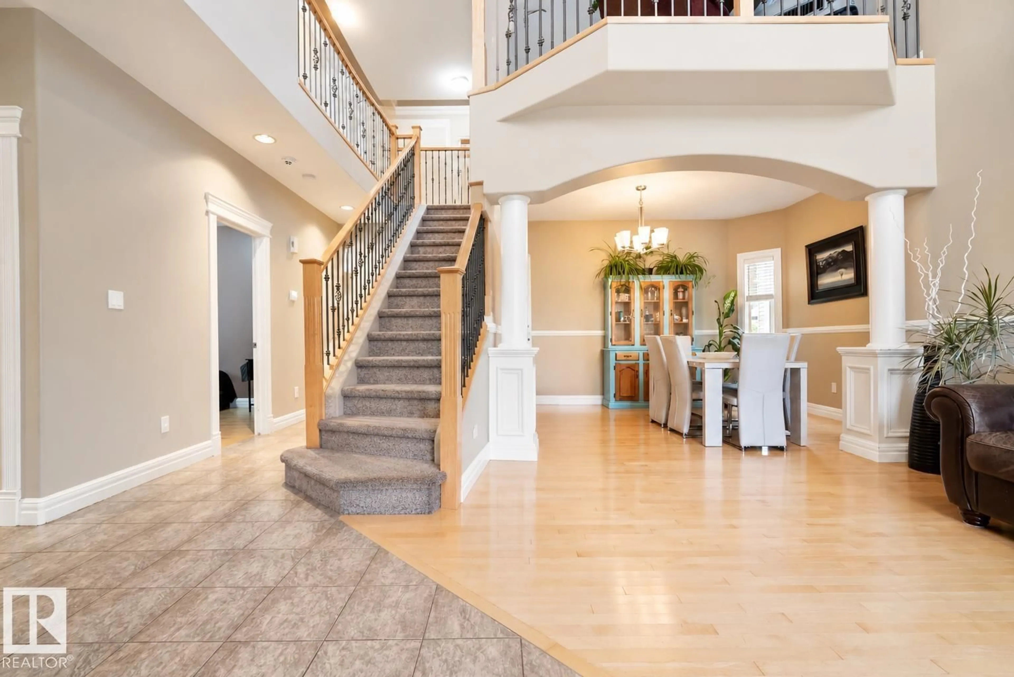 Indoor foyer for 5403 60 ST, Beaumont Alberta T4X0B3