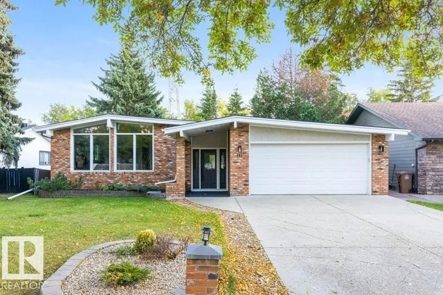 102 GOODRIDGE DR, St. Albert 1