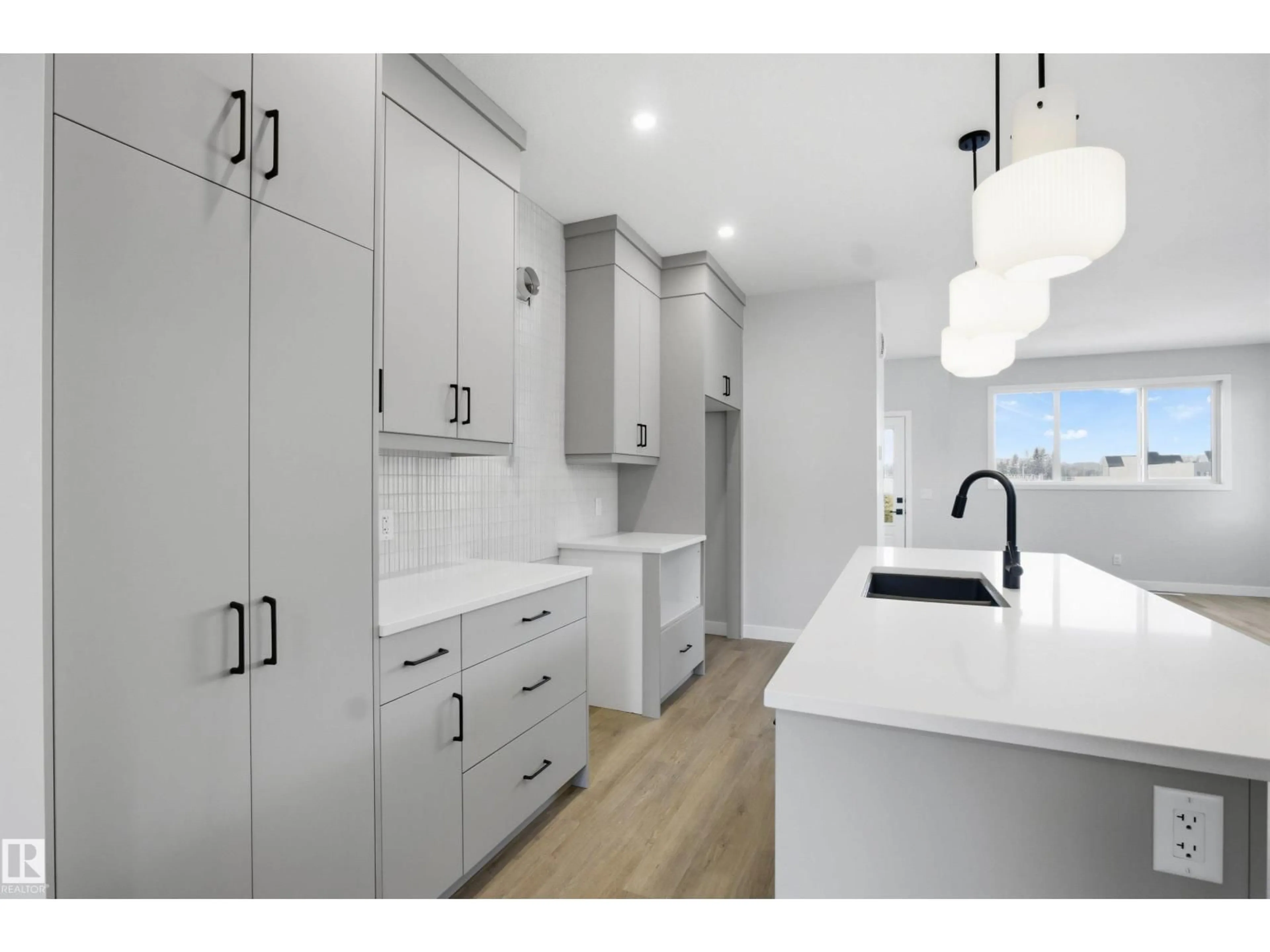 Open concept kitchen, unknown for 3760 ERLANGER DR, Edmonton Alberta T6M1R9