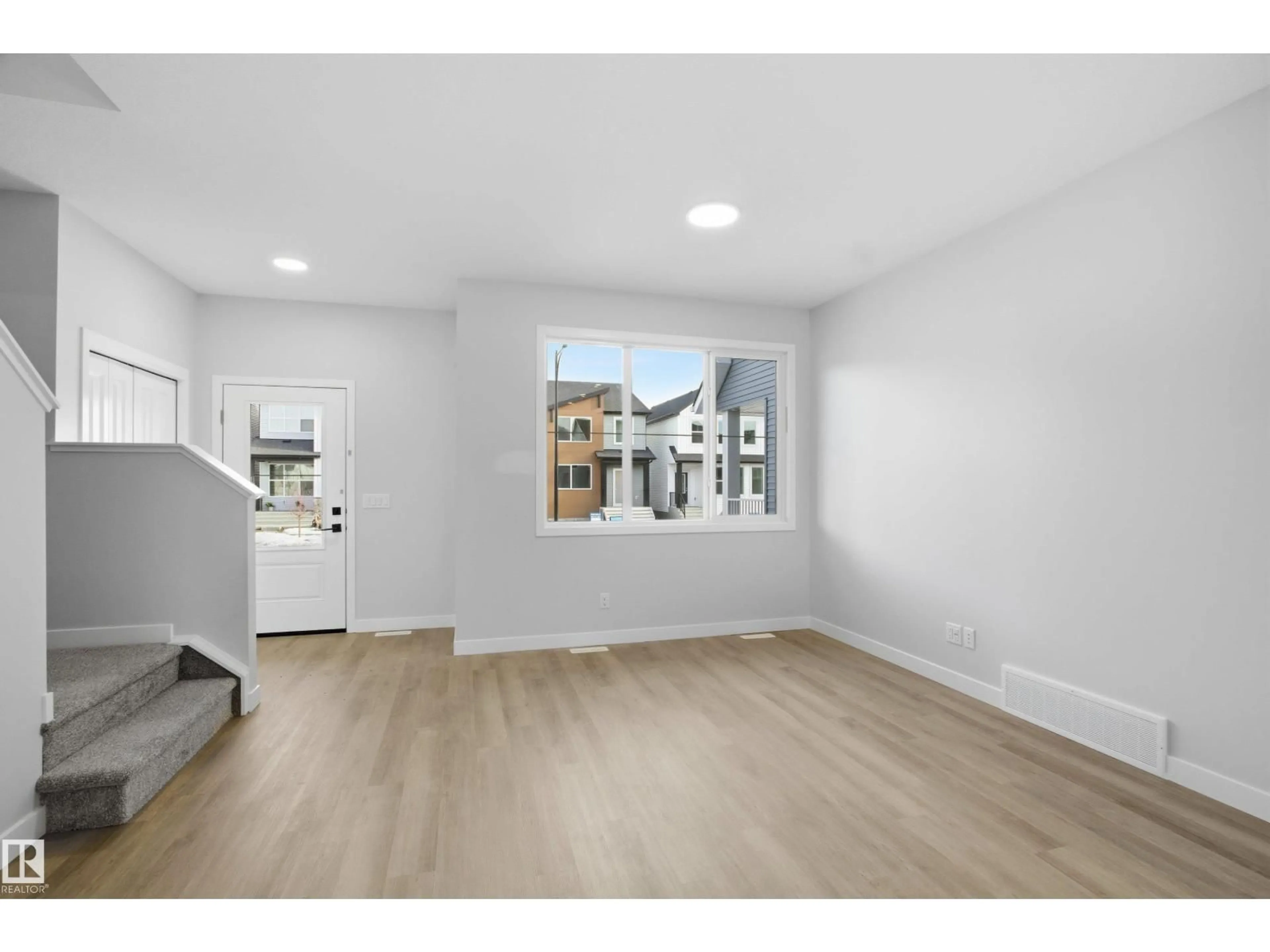 A pic of a room for 3760 ERLANGER DR, Edmonton Alberta T6M1R9