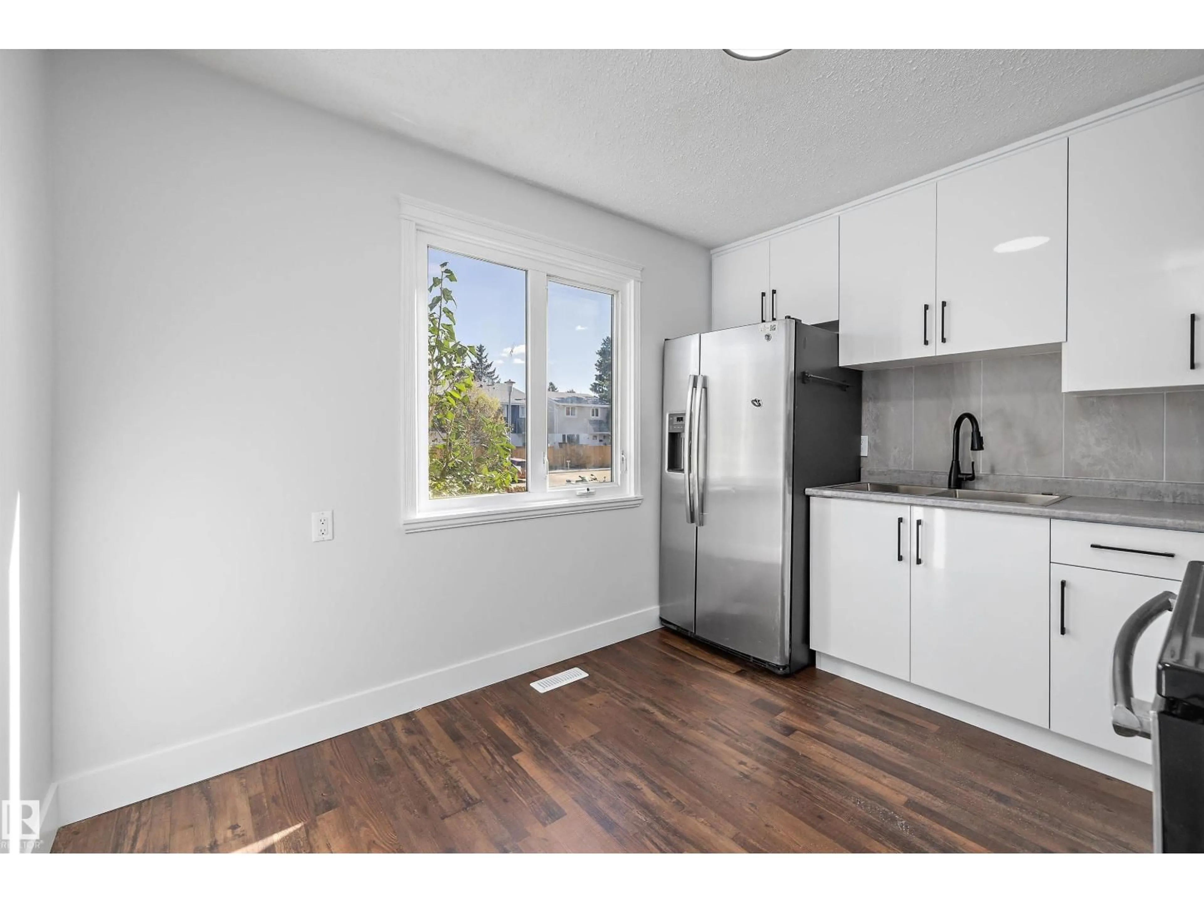 Unknown for TWO - 250 CALLINGWOOD NW, Edmonton Alberta T5T1A3