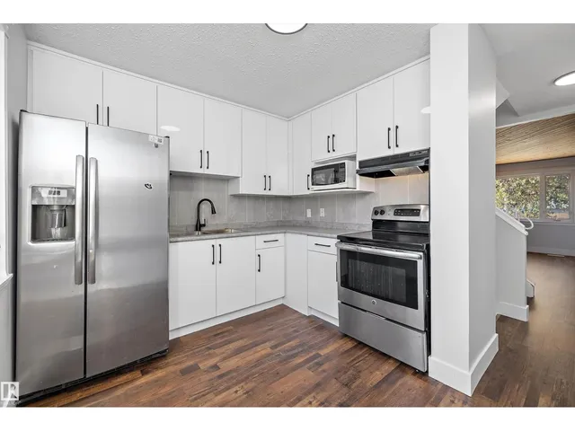 TWO - 250 CALLINGWOOD NW, Edmonton 5