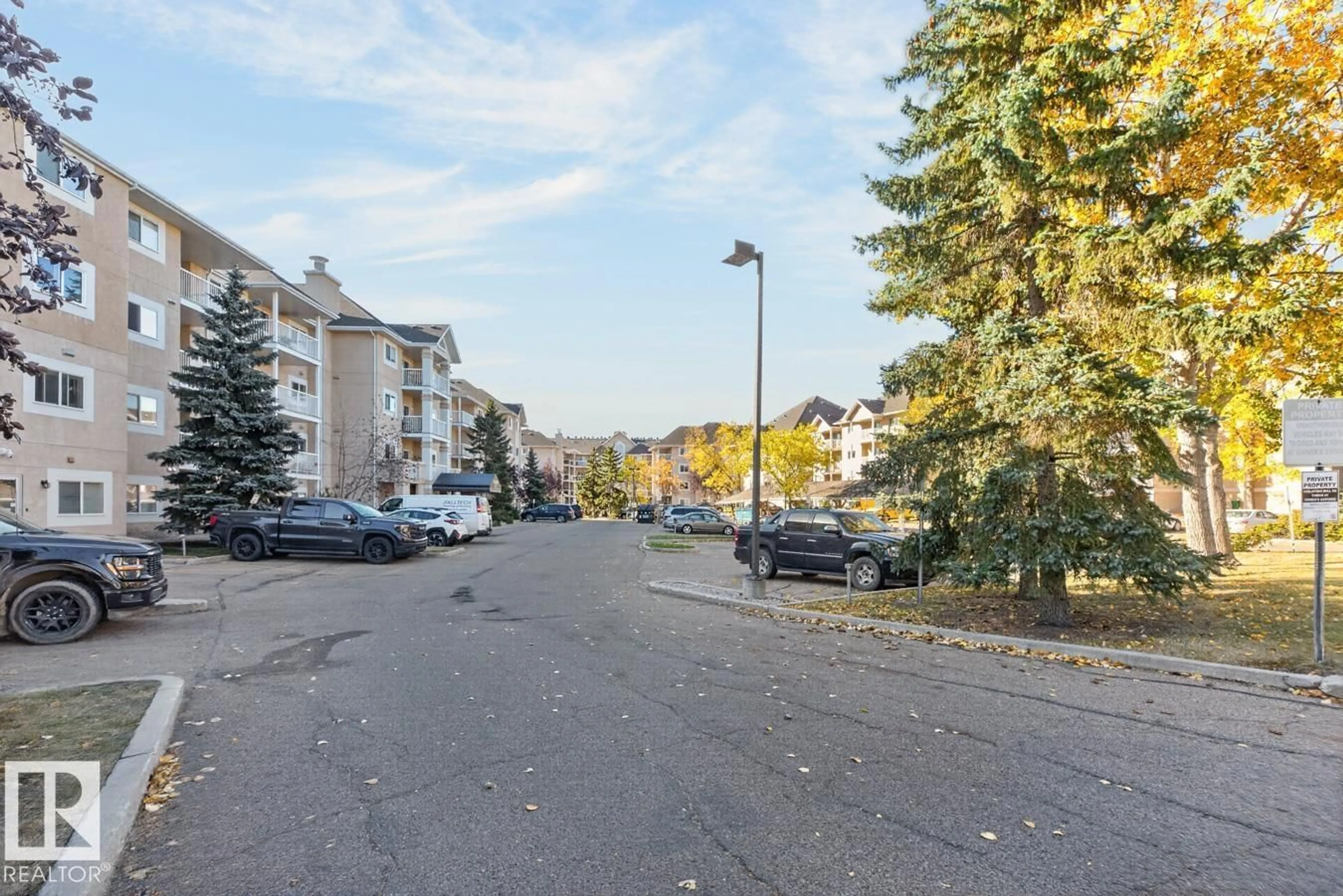 Unknown for 339 17447 98A AV NW, Edmonton Alberta T5T6M4