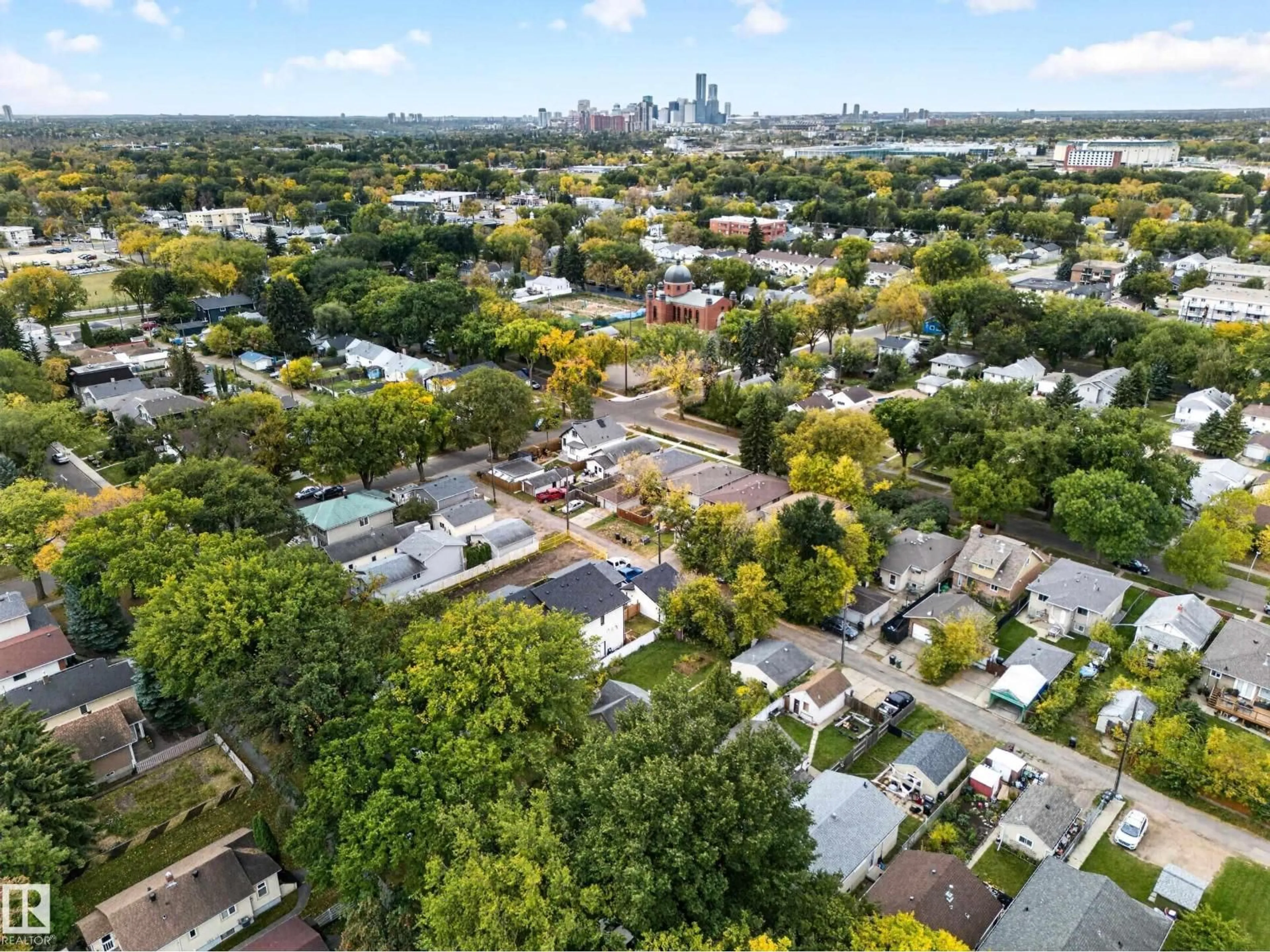 A pic from outside/outdoor area/front of a property/back of a property/a pic from drone, city buildings view from balcony for NW - 12020 63 ST, Edmonton Alberta T5W4G4