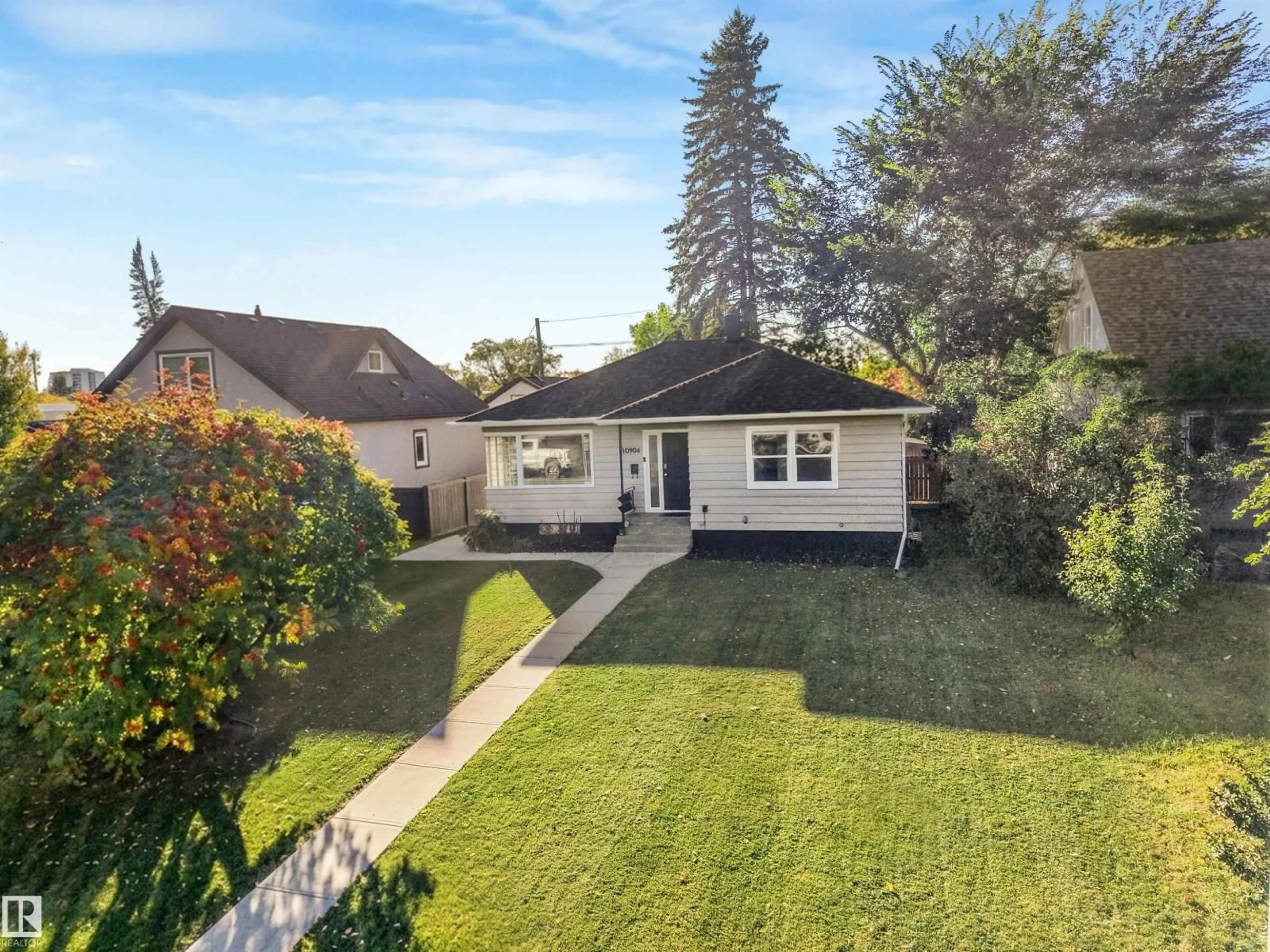 A pic from outside/outdoor area/front of a property/back of a property/a pic from drone, street for NW - 10906 118 ST, Edmonton Alberta T5H3N9