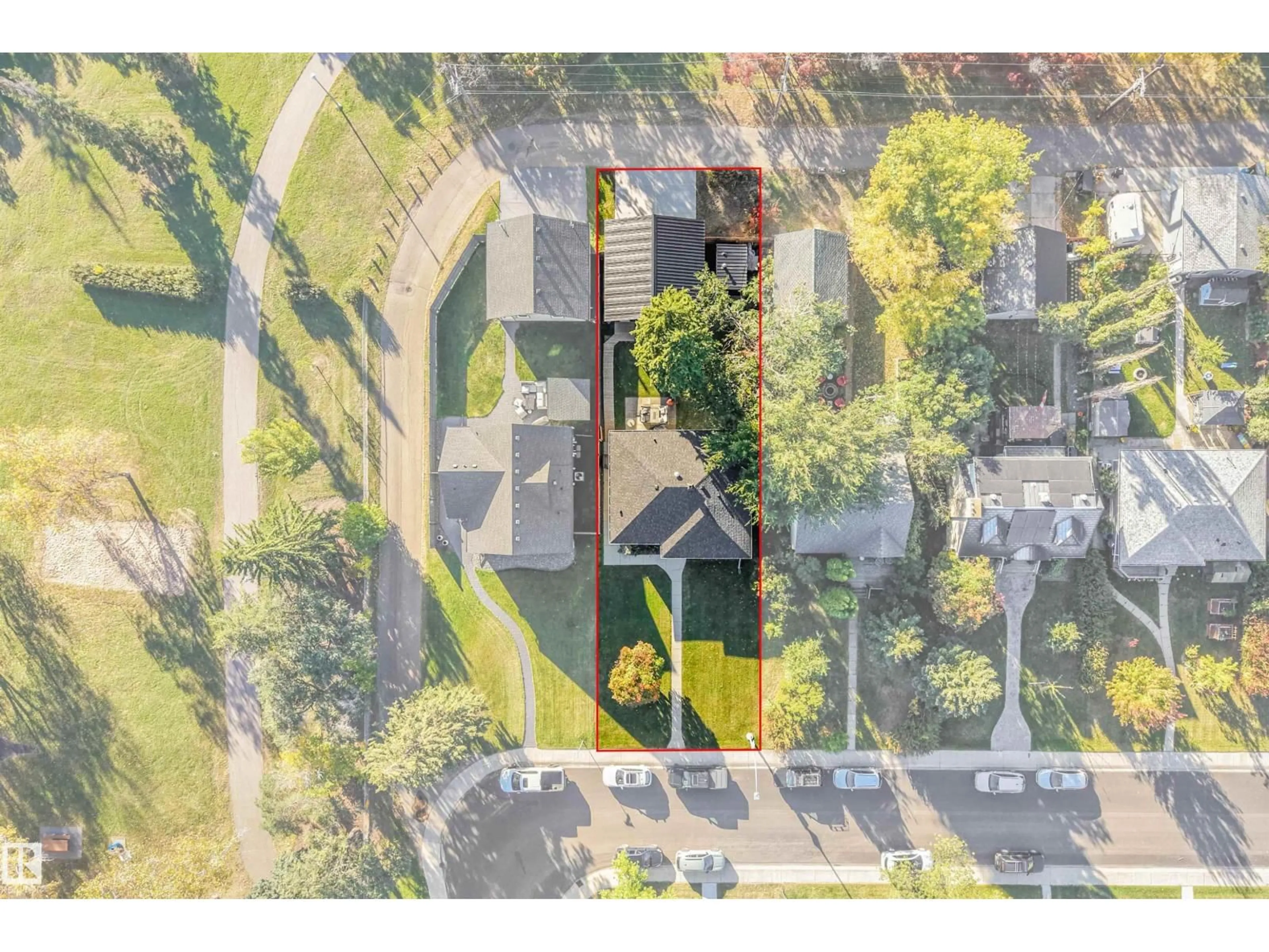A pic from outside/outdoor area/front of a property/back of a property/a pic from drone, street for NW - 10906 118 ST, Edmonton Alberta T5H3N9