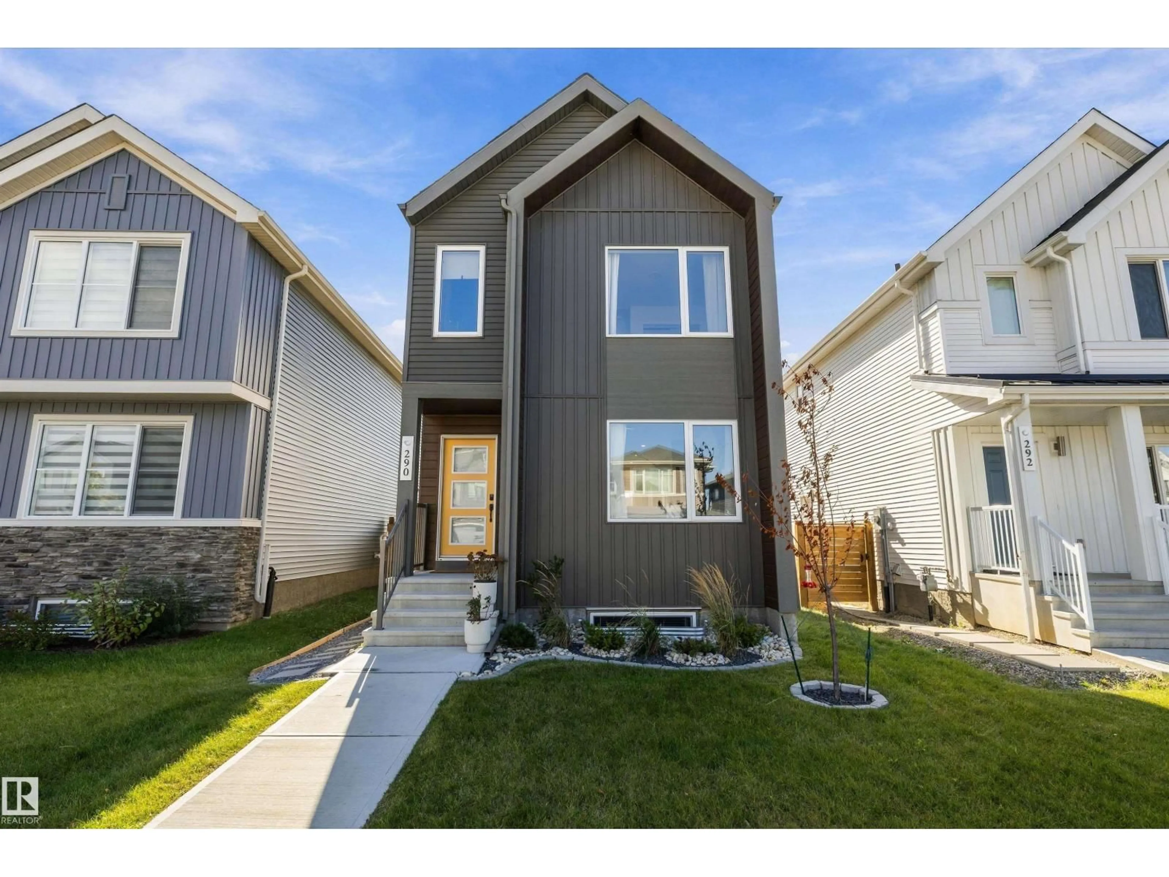 Home with vinyl exterior material, street for 290 JENSEN LAKES BV, St. Albert Alberta T8N7Z5