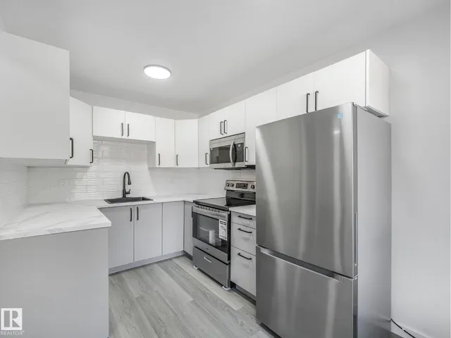 152 LONDONDERRY SQUARE, Edmonton 5