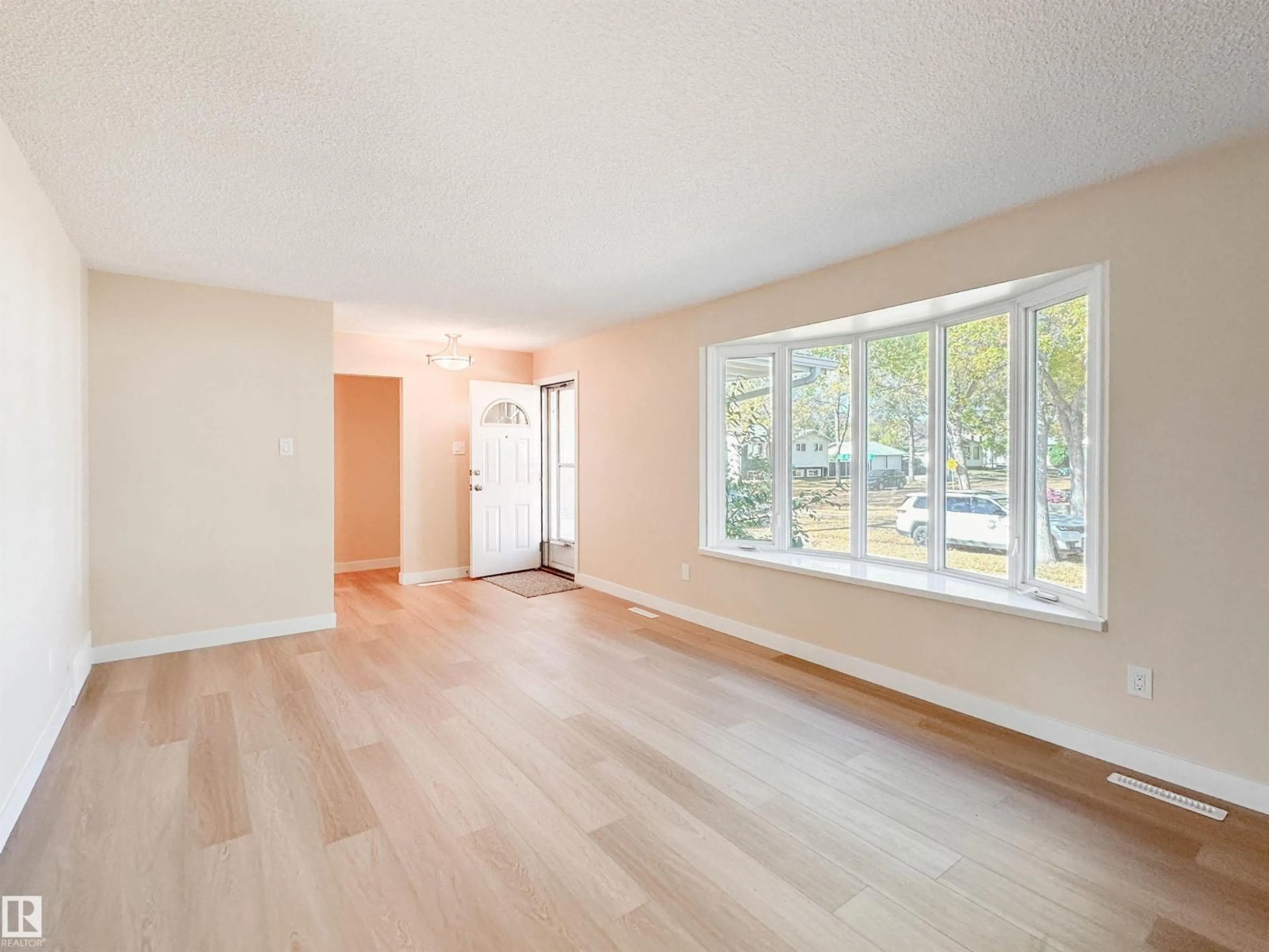 A pic of a room for NW - 14603 59A ST, Edmonton Alberta T5A1Y8