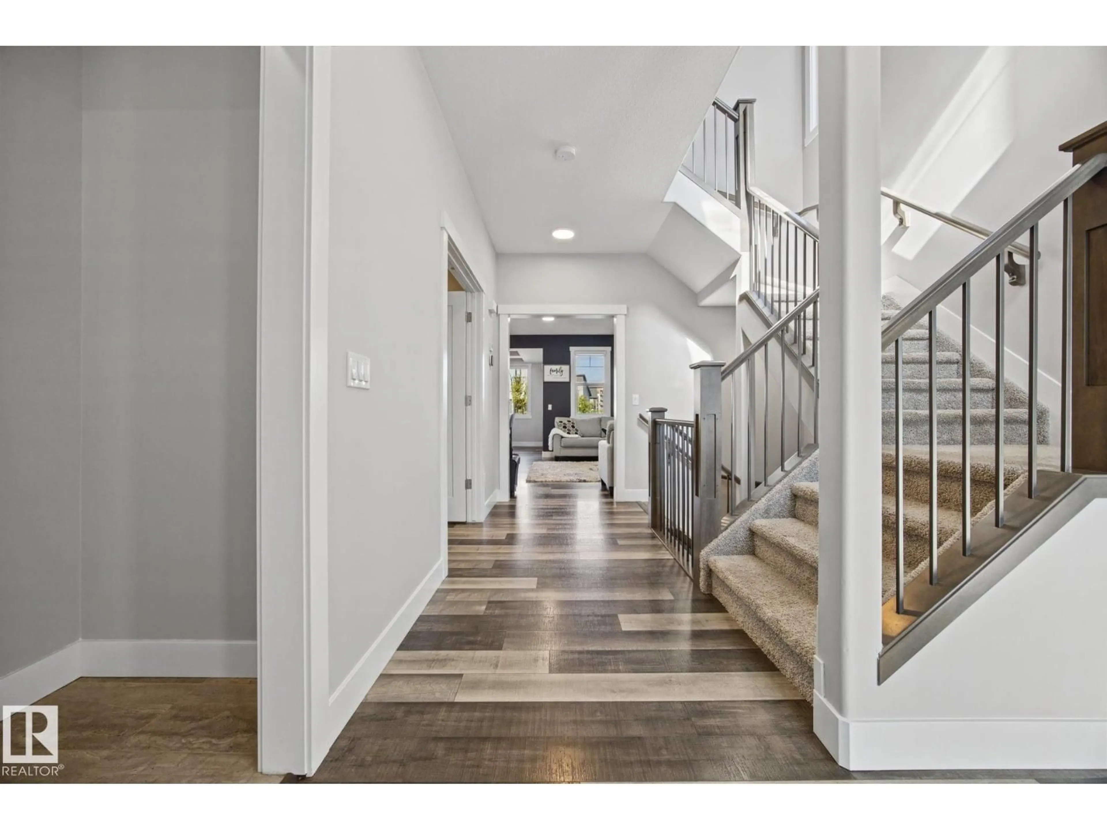 Indoor entryway for 78 AINSLEY WY, Sherwood Park Alberta T8H1A1