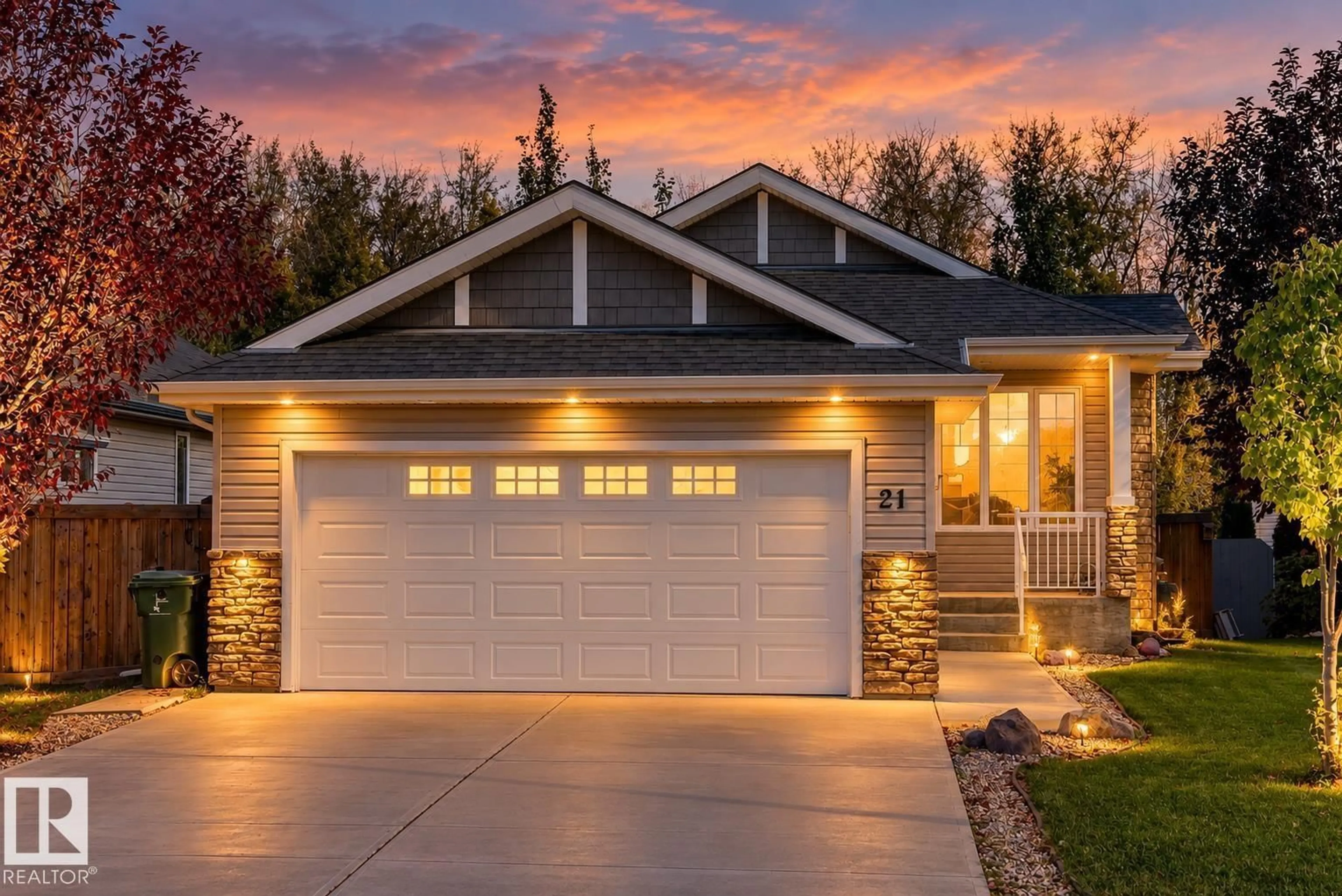 Home with vinyl exterior material, street for 21 SILVERSTONE DR, Stony Plain Alberta T7Z0E8