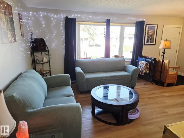 5807 51 AV, Redwater 3