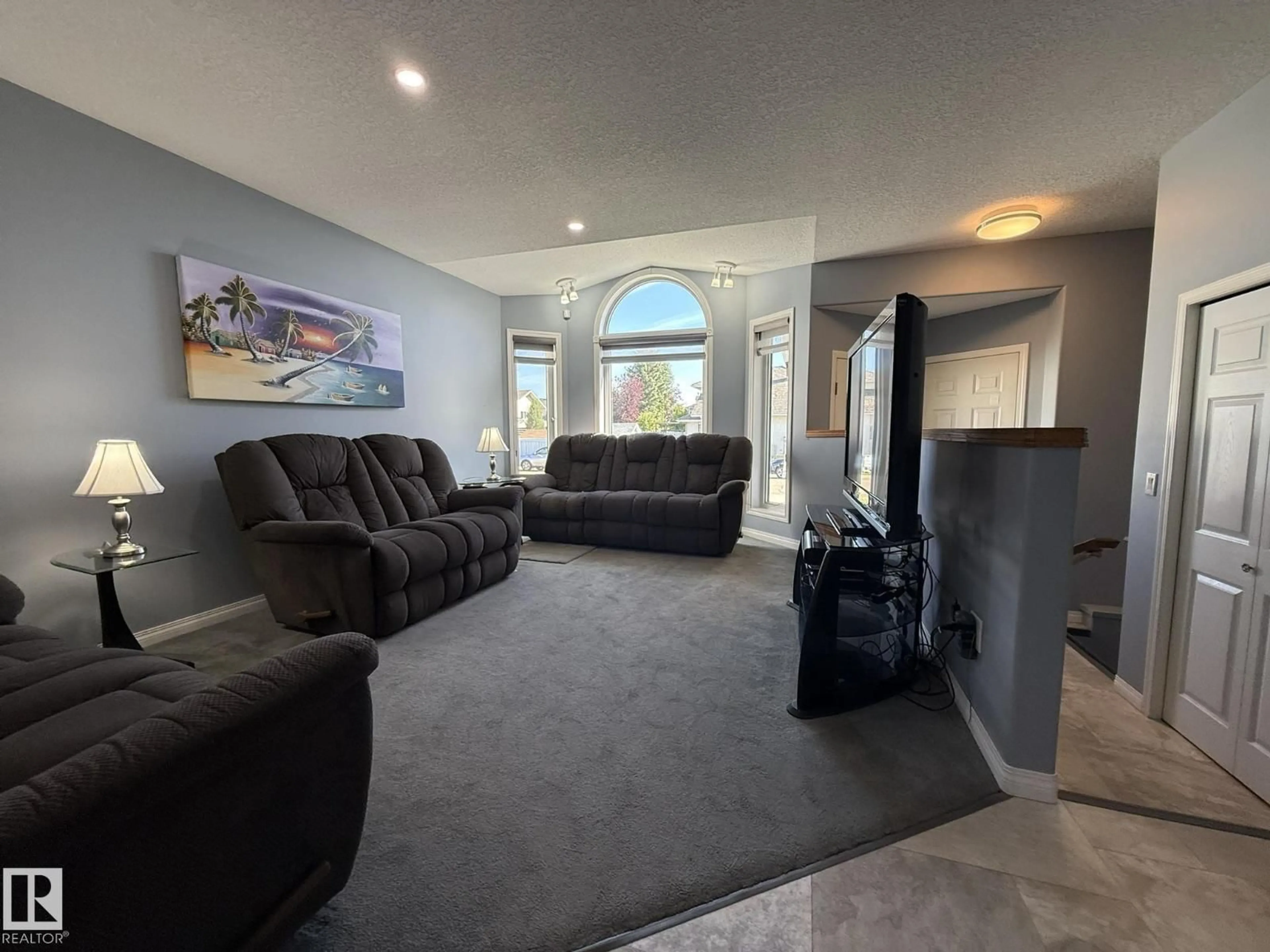 Unknown for NW - 15812 133 ST, Edmonton Alberta T6V1E5