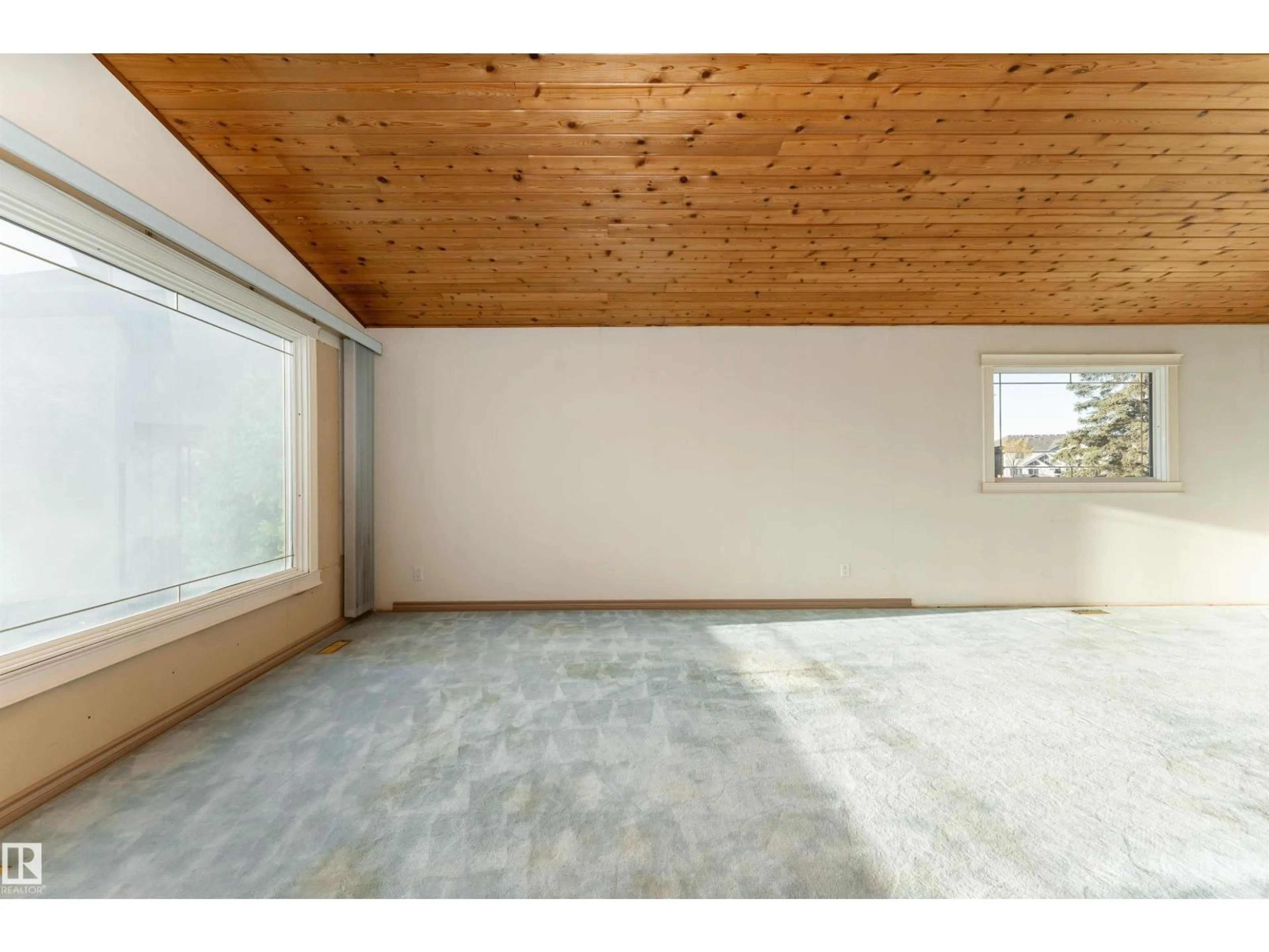 A pic of a room for 280 WARWICK RD, Edmonton Alberta T5X4P9