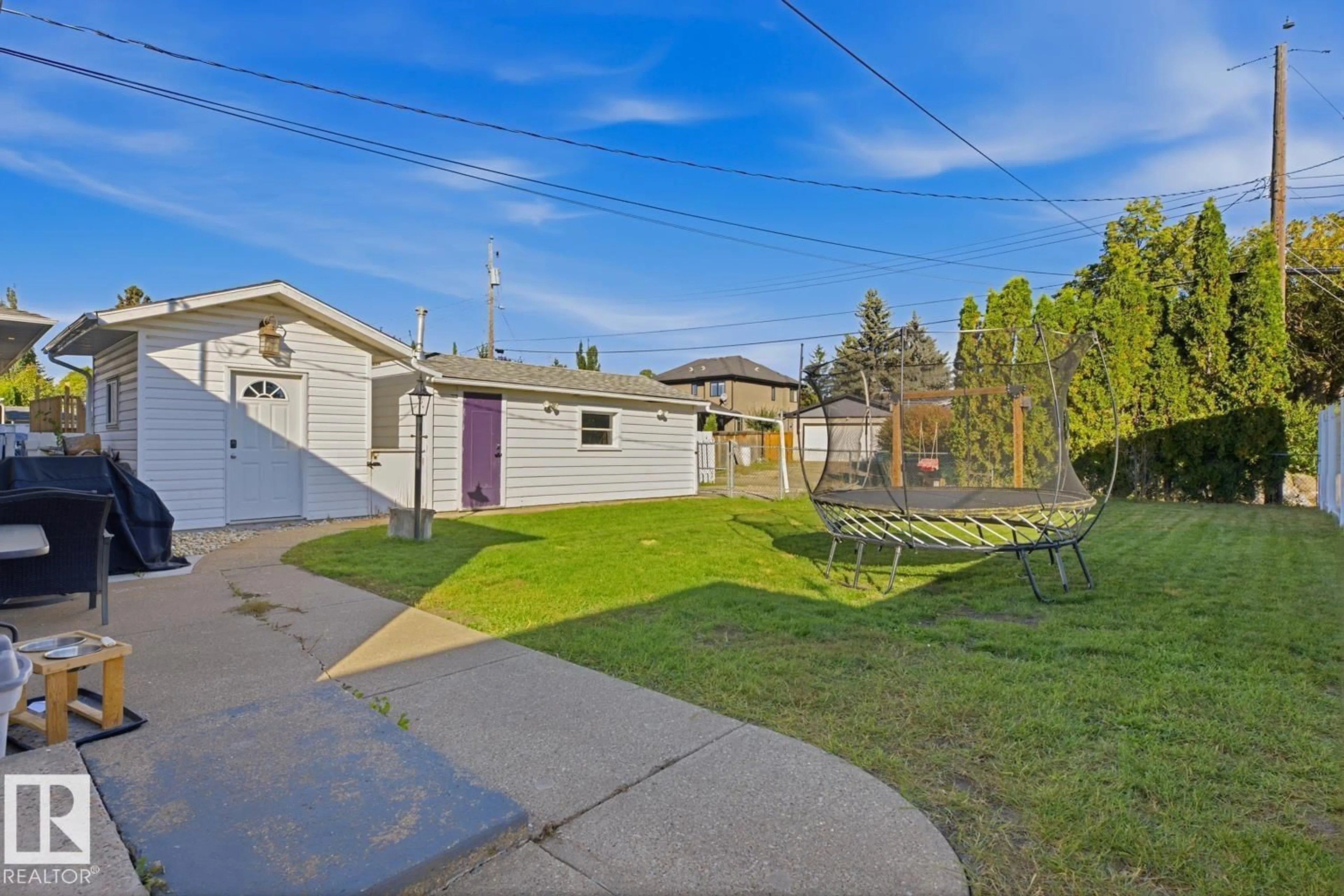 A pic from outside/outdoor area/front of a property/back of a property/a pic from drone, street for NW - 14312 89A AV, Edmonton Alberta T5R4S7