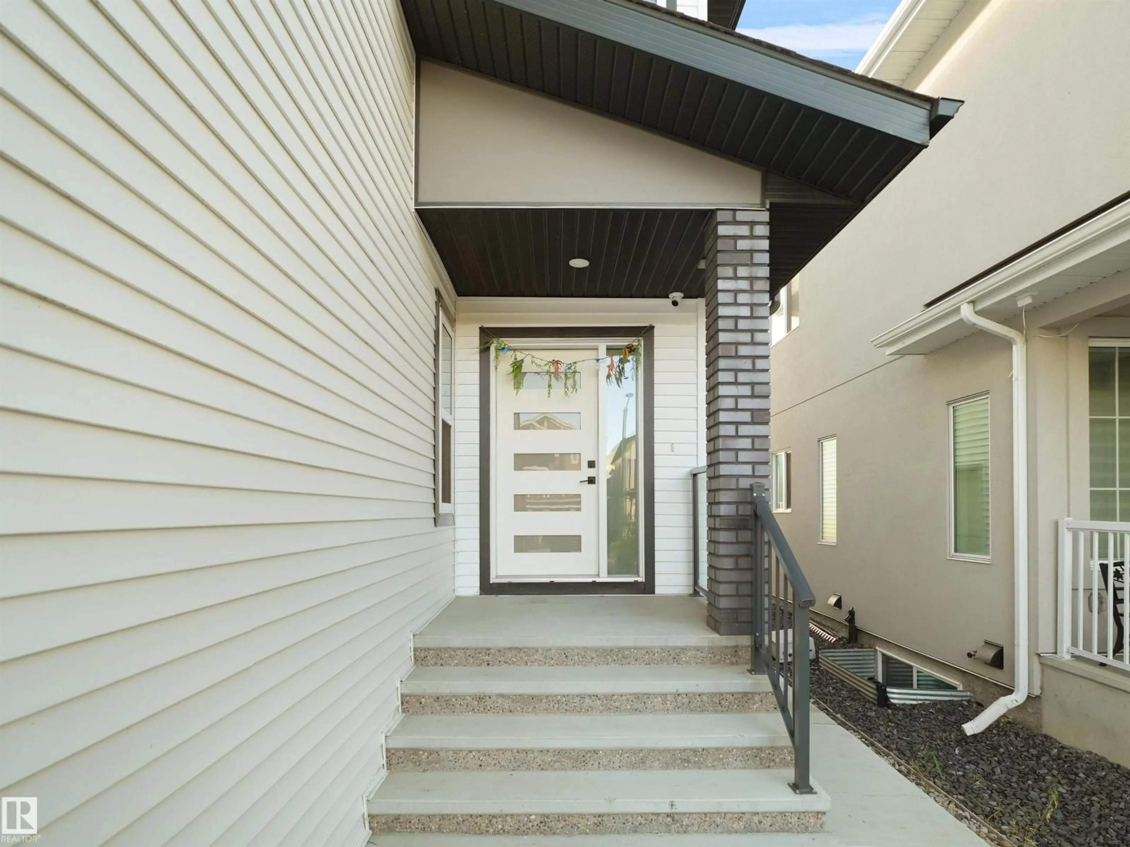 Unknown for NW - 1724 19 ST, Edmonton Alberta T6T2N1