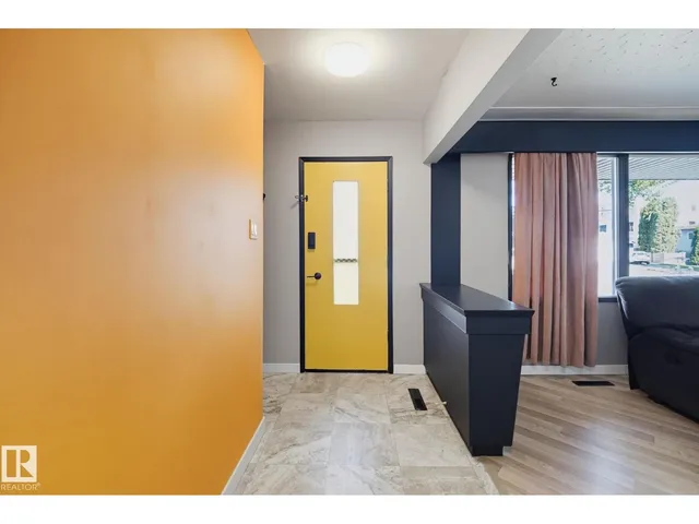 NW - 10207 & 10209 120 AV, Edmonton 5