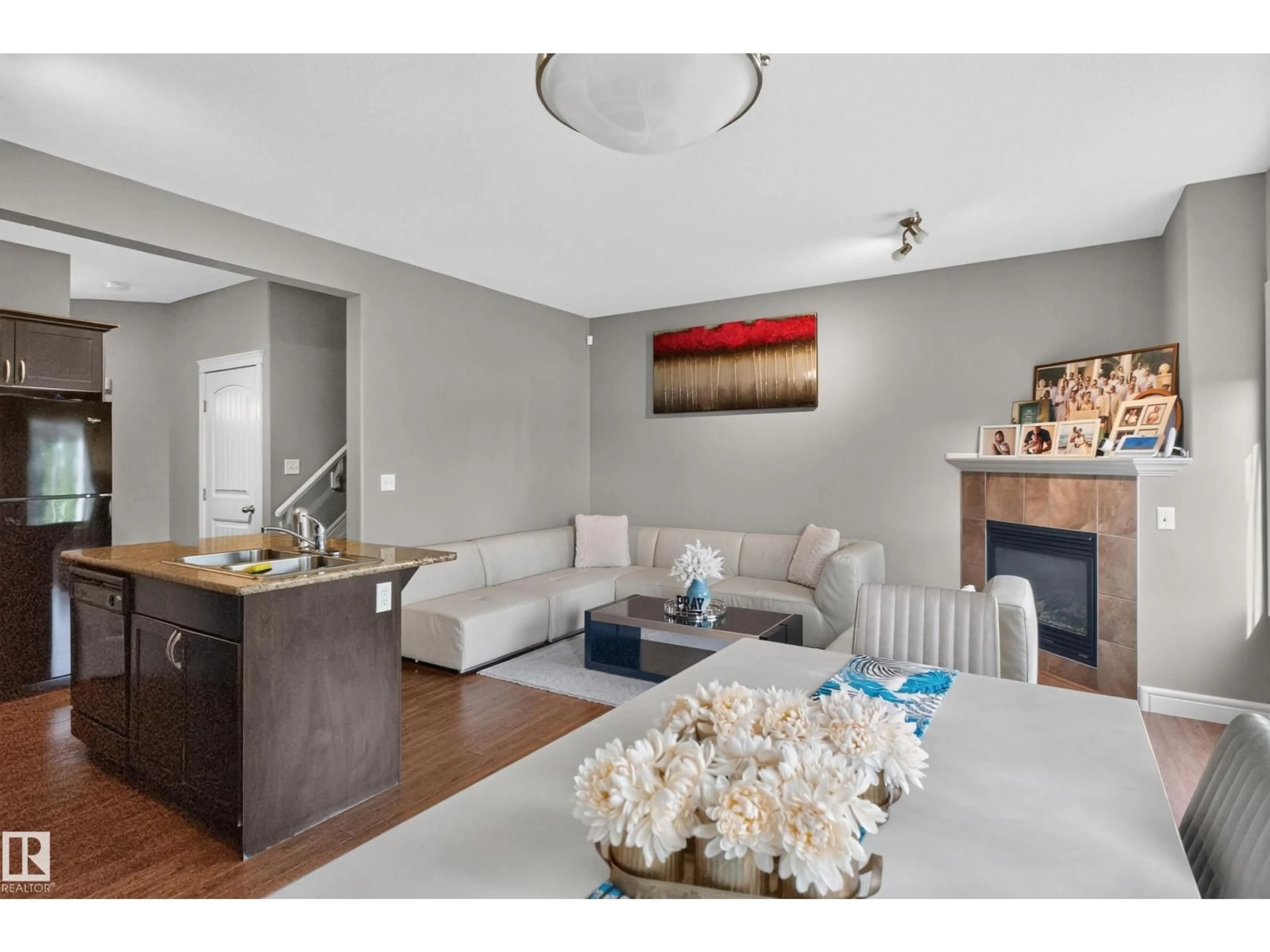 Living room with furniture, unknown for 21 - 15151 43 ST, Edmonton Alberta T5Y0L3