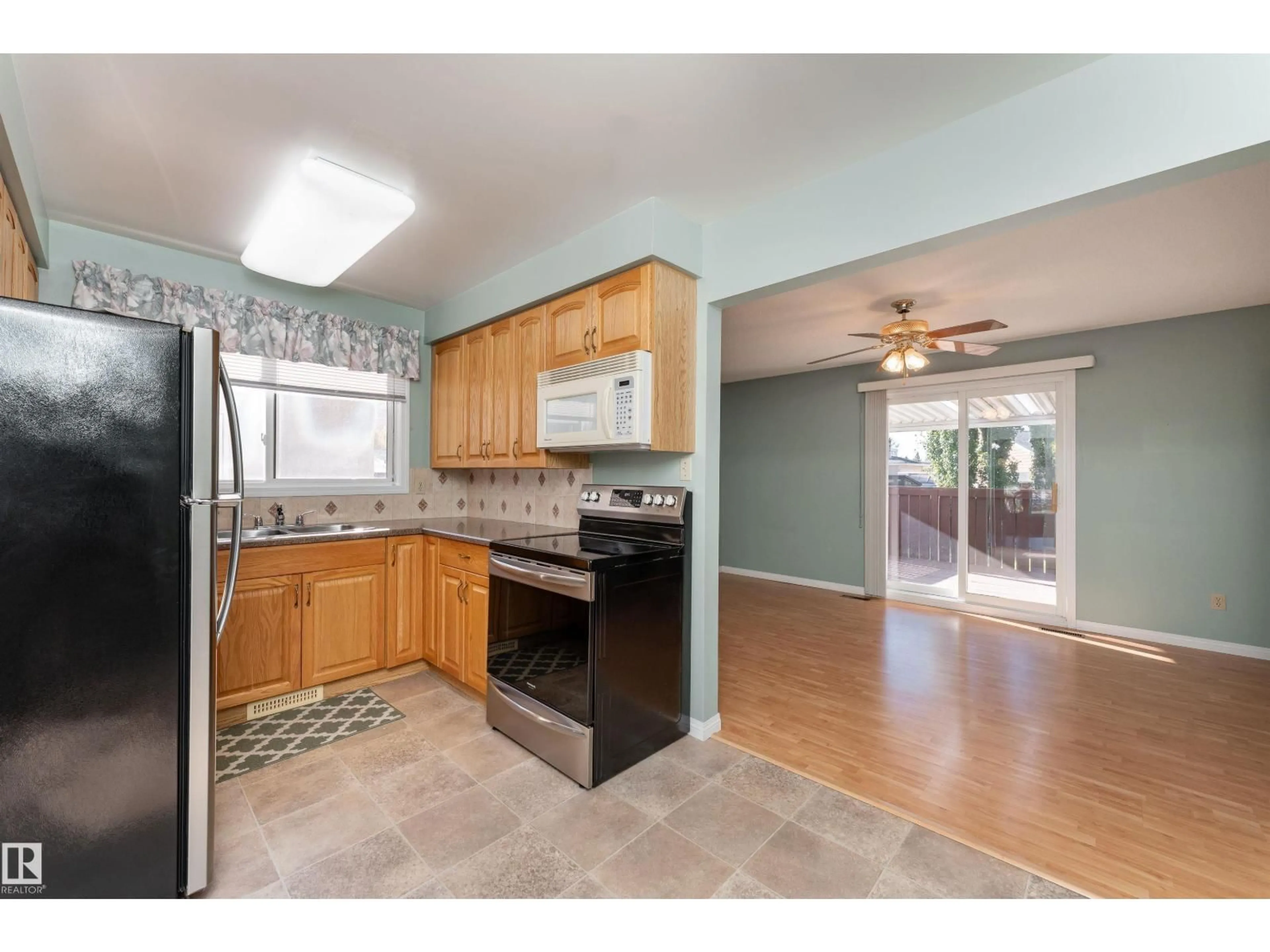 Unknown for 720 KNOTTWOOD RD S, Edmonton Alberta T6K1W5