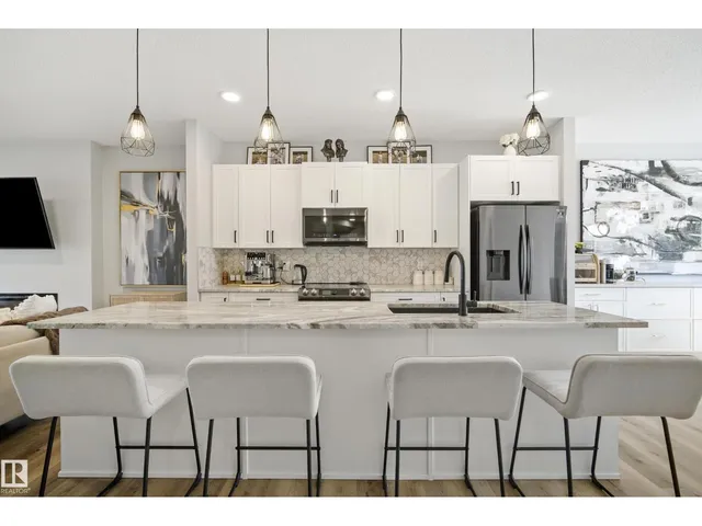 22359 93 AV, Edmonton 5