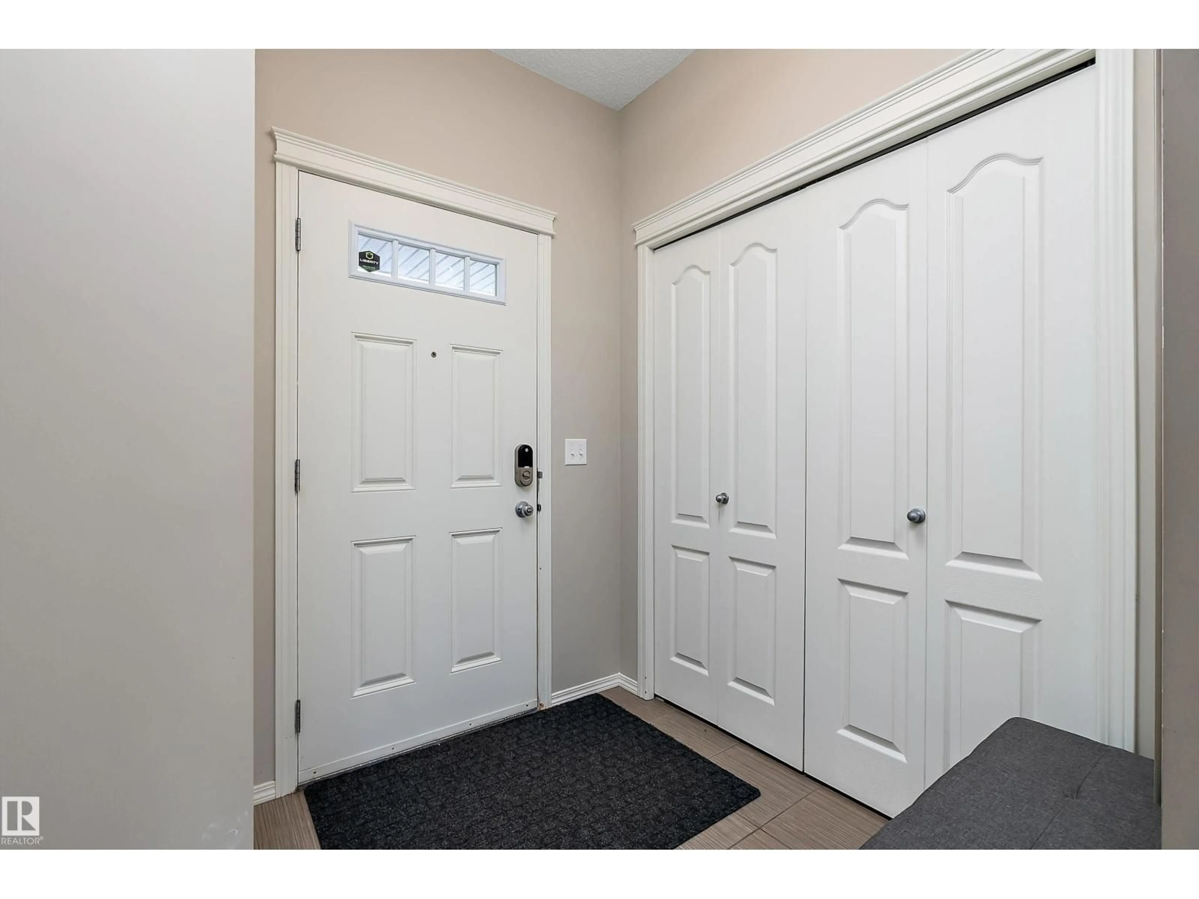 Indoor entryway for 17005 120 ST, Edmonton Alberta T5X0H6