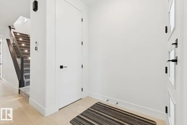 10531 67 AV, Edmonton 5