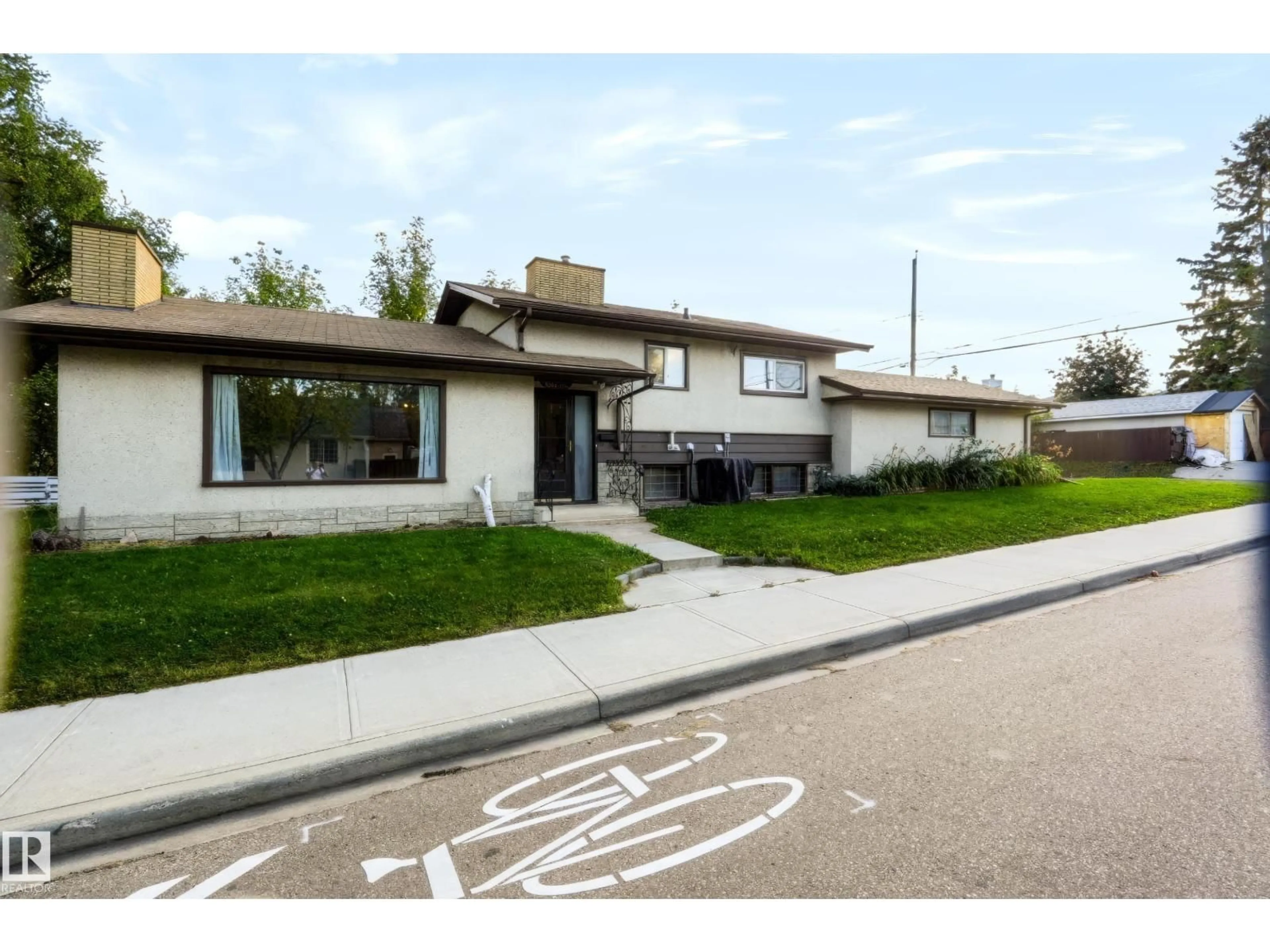 Unknown for 5303 119 AV, Edmonton Alberta T5W1H8