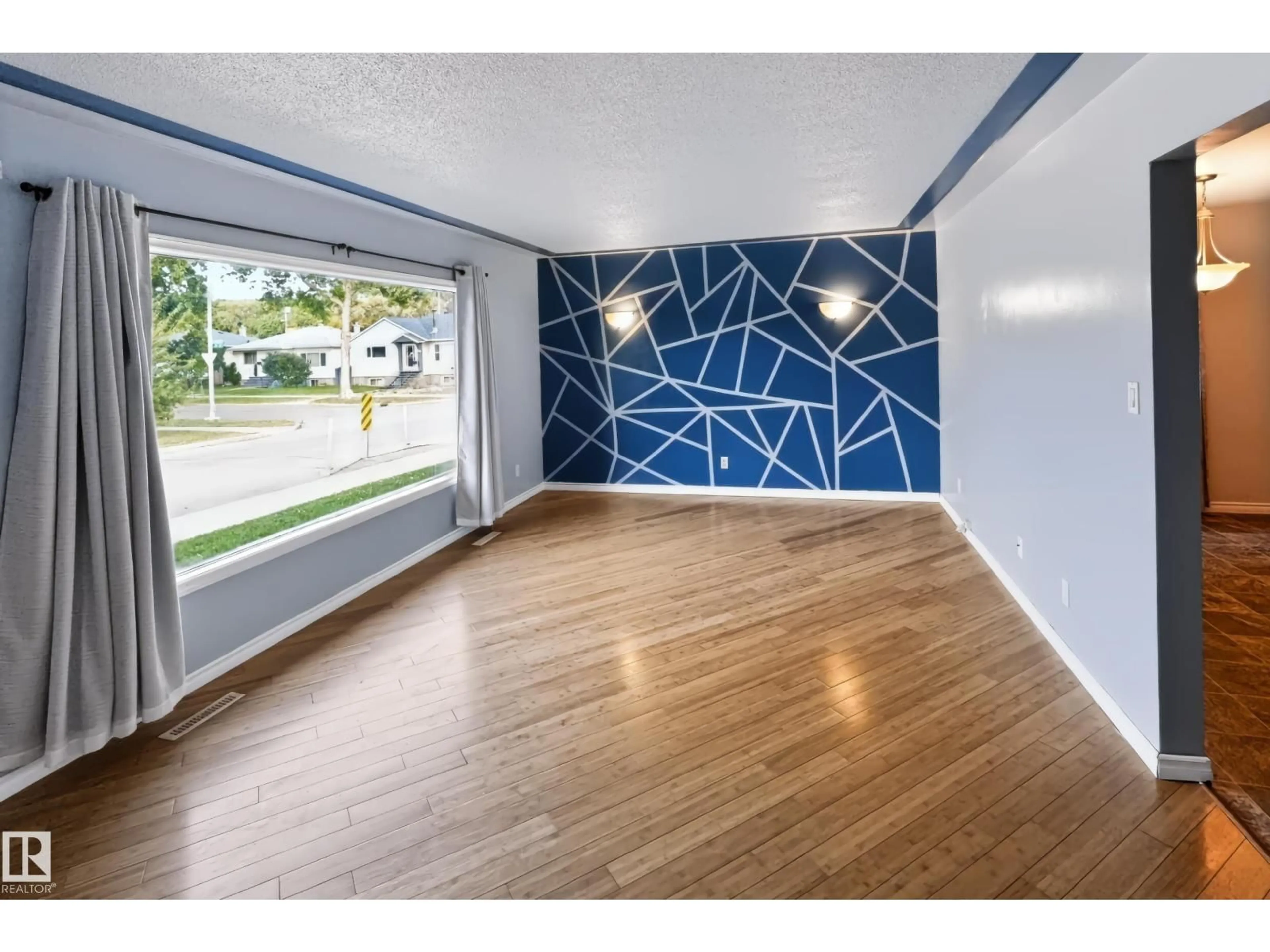 Unknown for 5303 119 AV, Edmonton Alberta T5W1H8