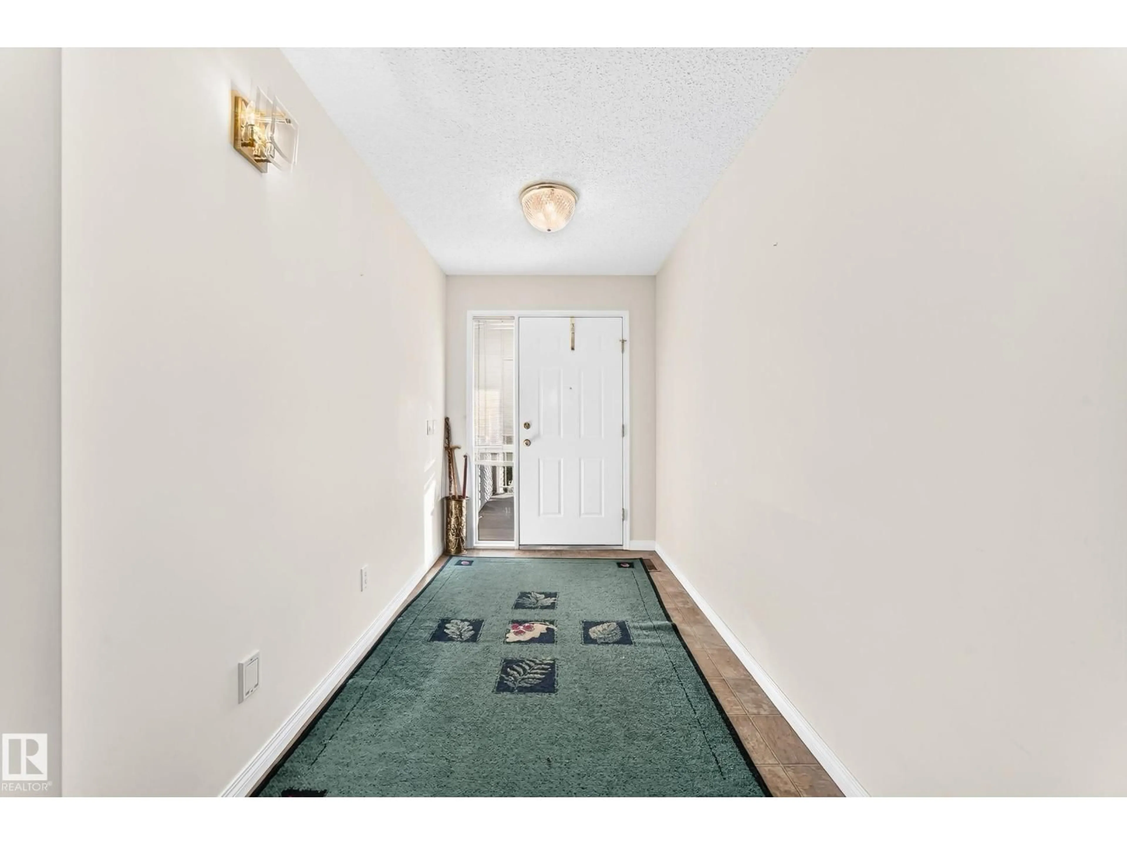 Indoor entryway for 111 LAKESIDE PL, Leduc Alberta T9E6P3