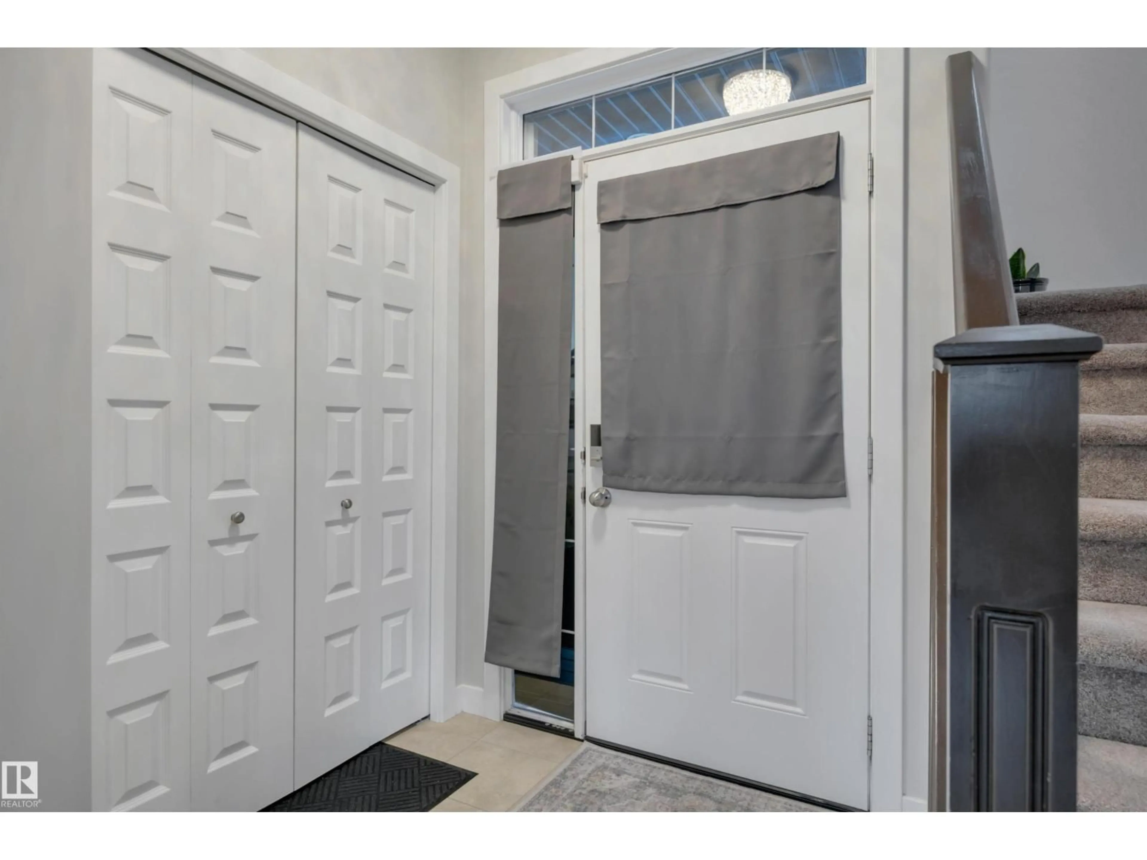 Indoor entryway for 32 HARRINGTON BA, Spruce Grove Alberta T7X0G7