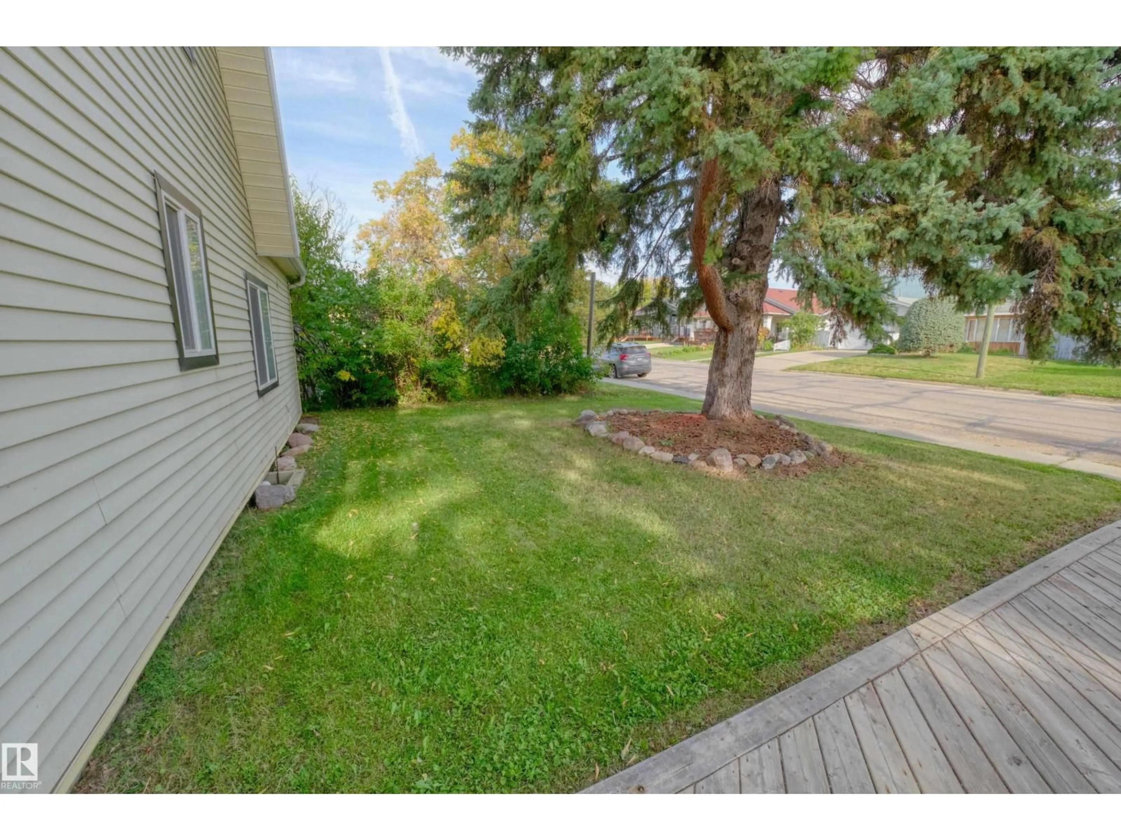 Patio, street for 4947 49 AVENUE, Barrhead Alberta T7N1G6
