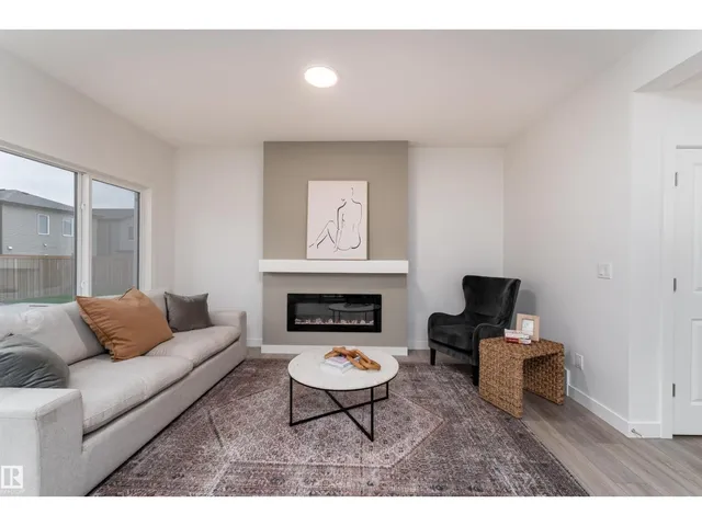 SW - 332 27 ST, Edmonton 3