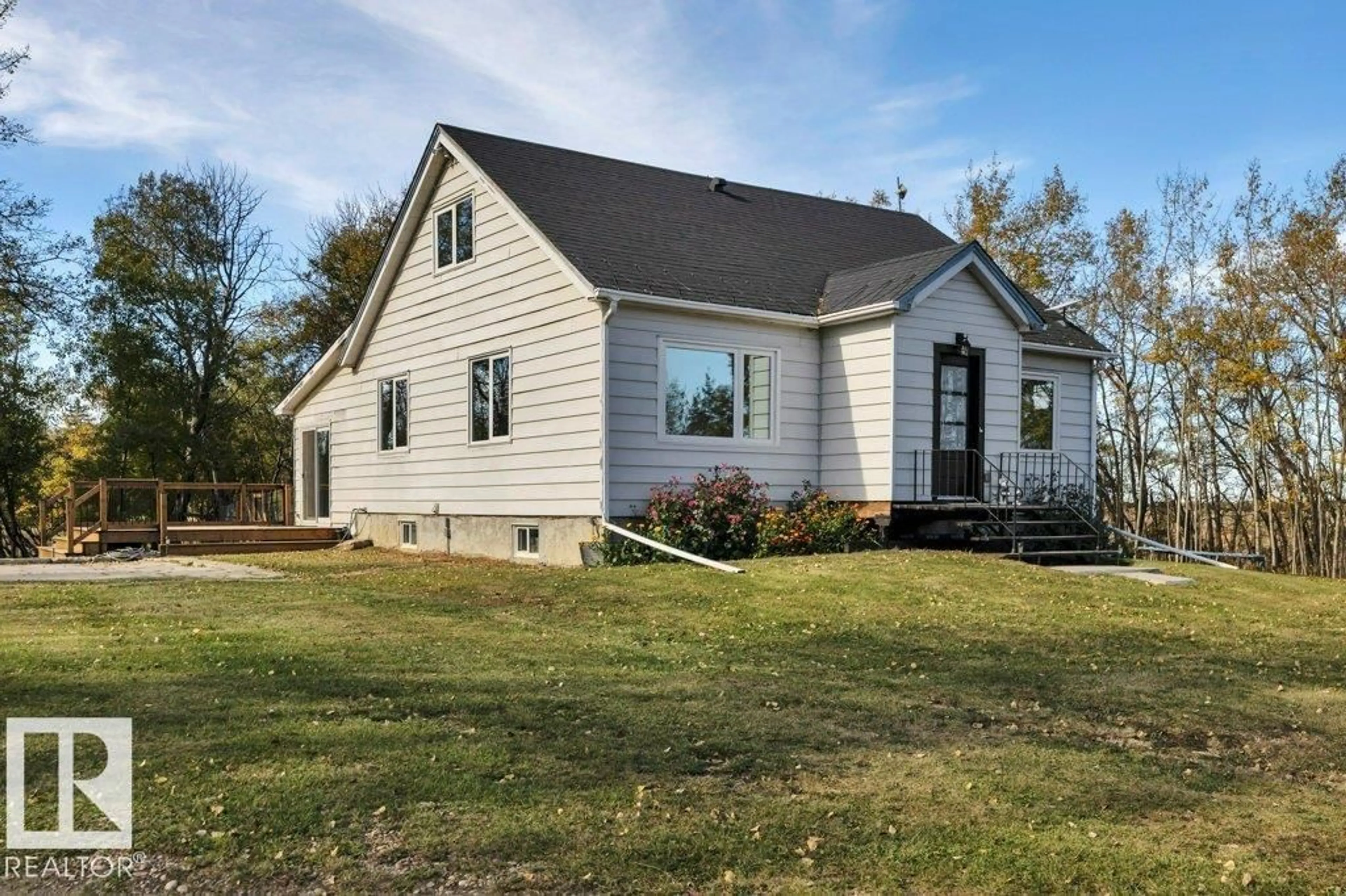 Home with vinyl exterior material, building for 50040 RGE RD 230, Rural Leduc County Alberta T0B3M3
