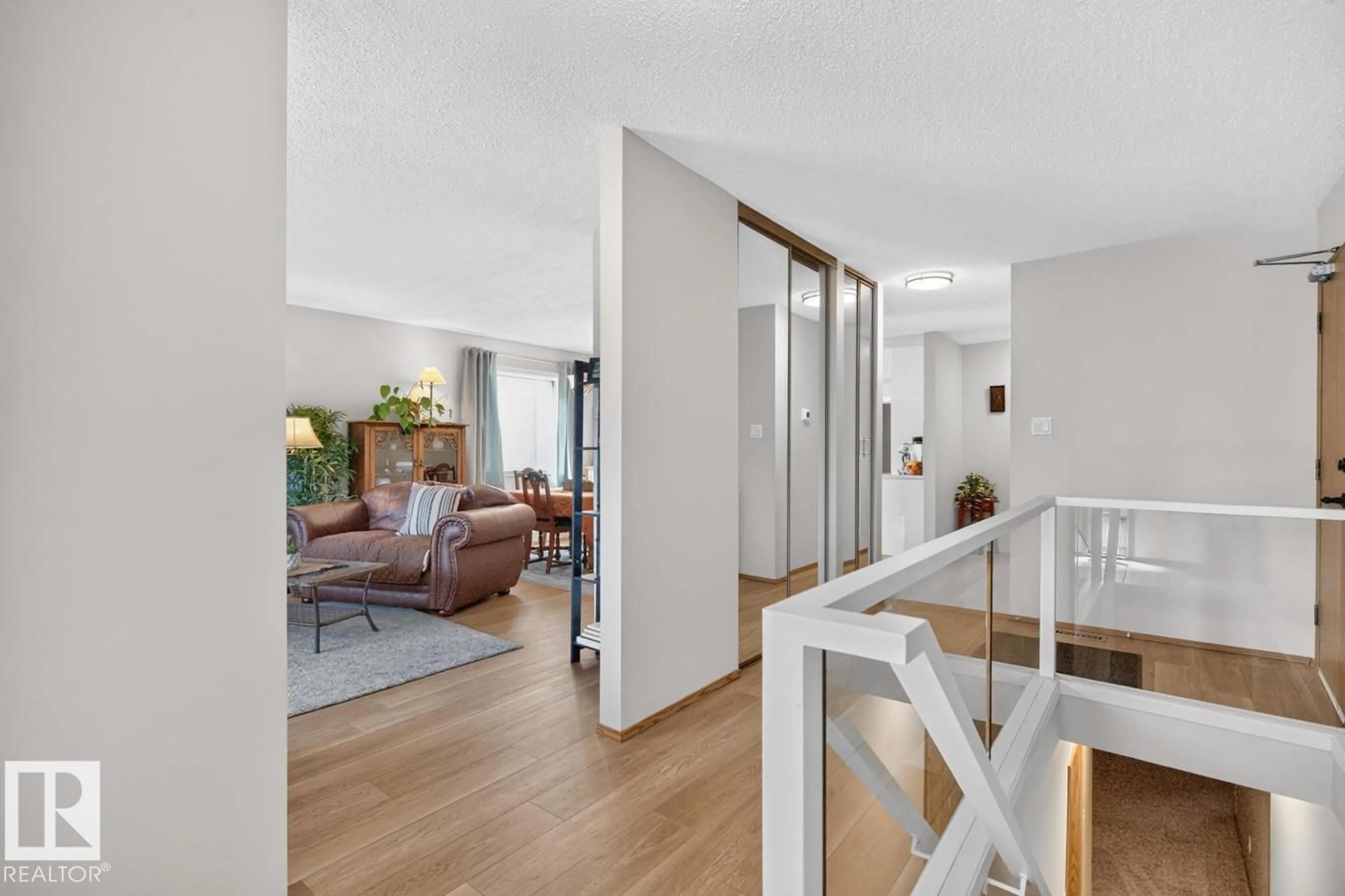 Indoor foyer for 10860 11 AV, Edmonton Alberta T6J6H8
