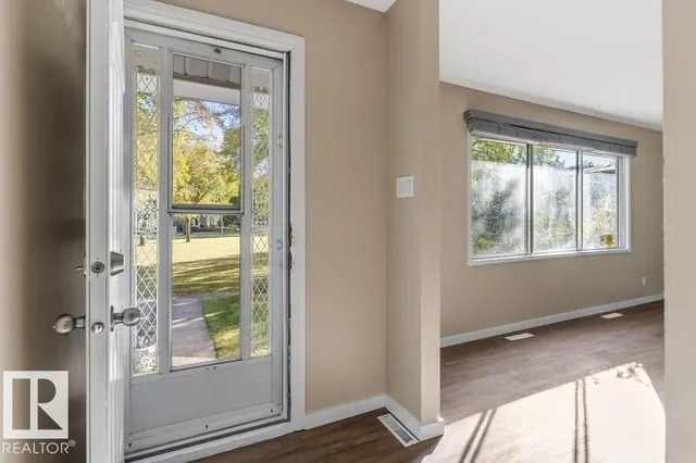 66 GARDEN CR, St. Albert 2