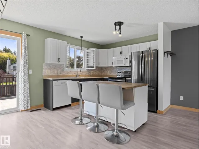21 SPRUCE MEADOW LN, Bon Accord 3