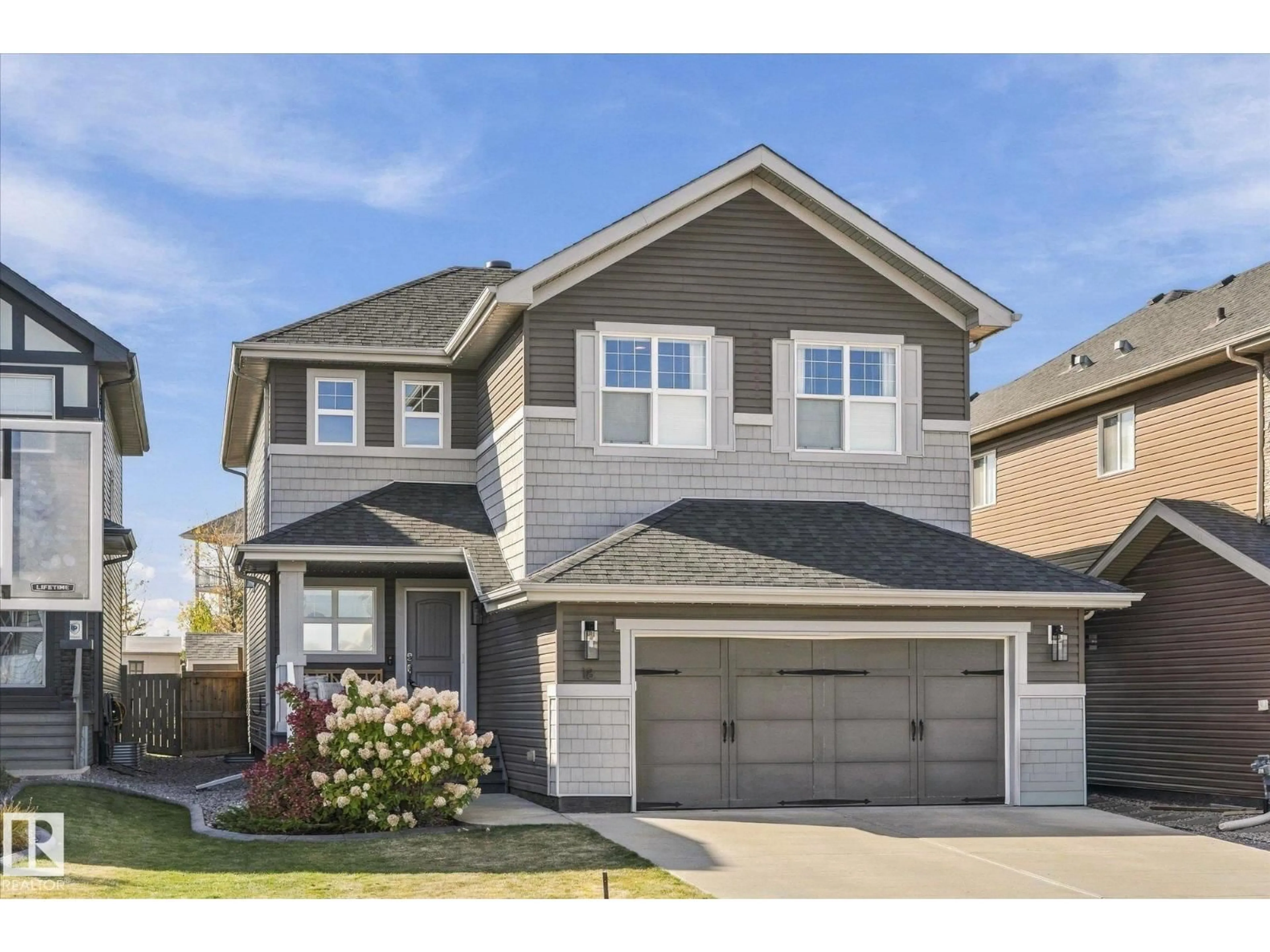Home with vinyl exterior material, street for 18 ALTADENA PT, Sherwood Park Alberta T8H0V9