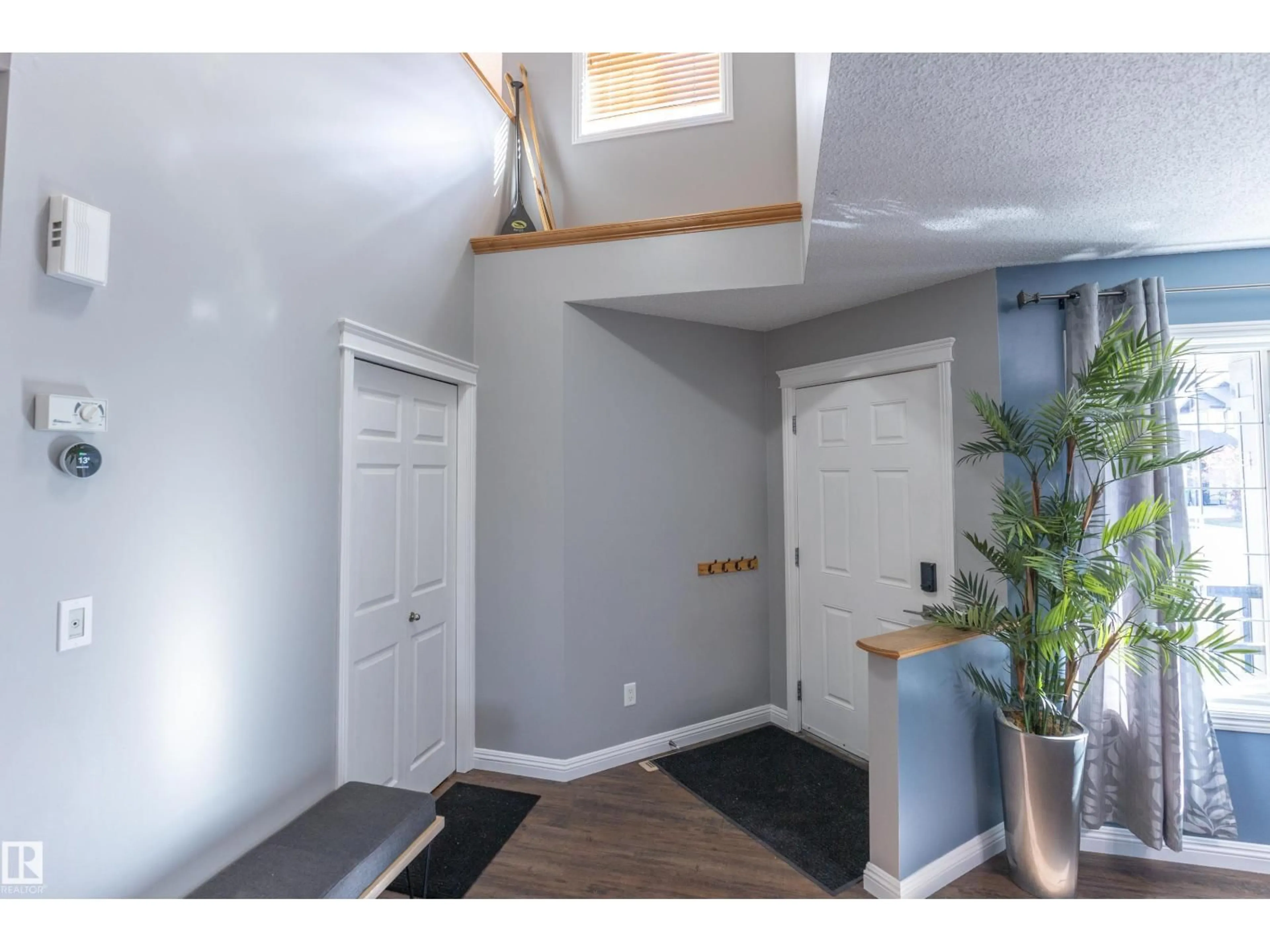 Indoor entryway for 28 BECKER CR, Fort Saskatchewan Alberta T8L0C1