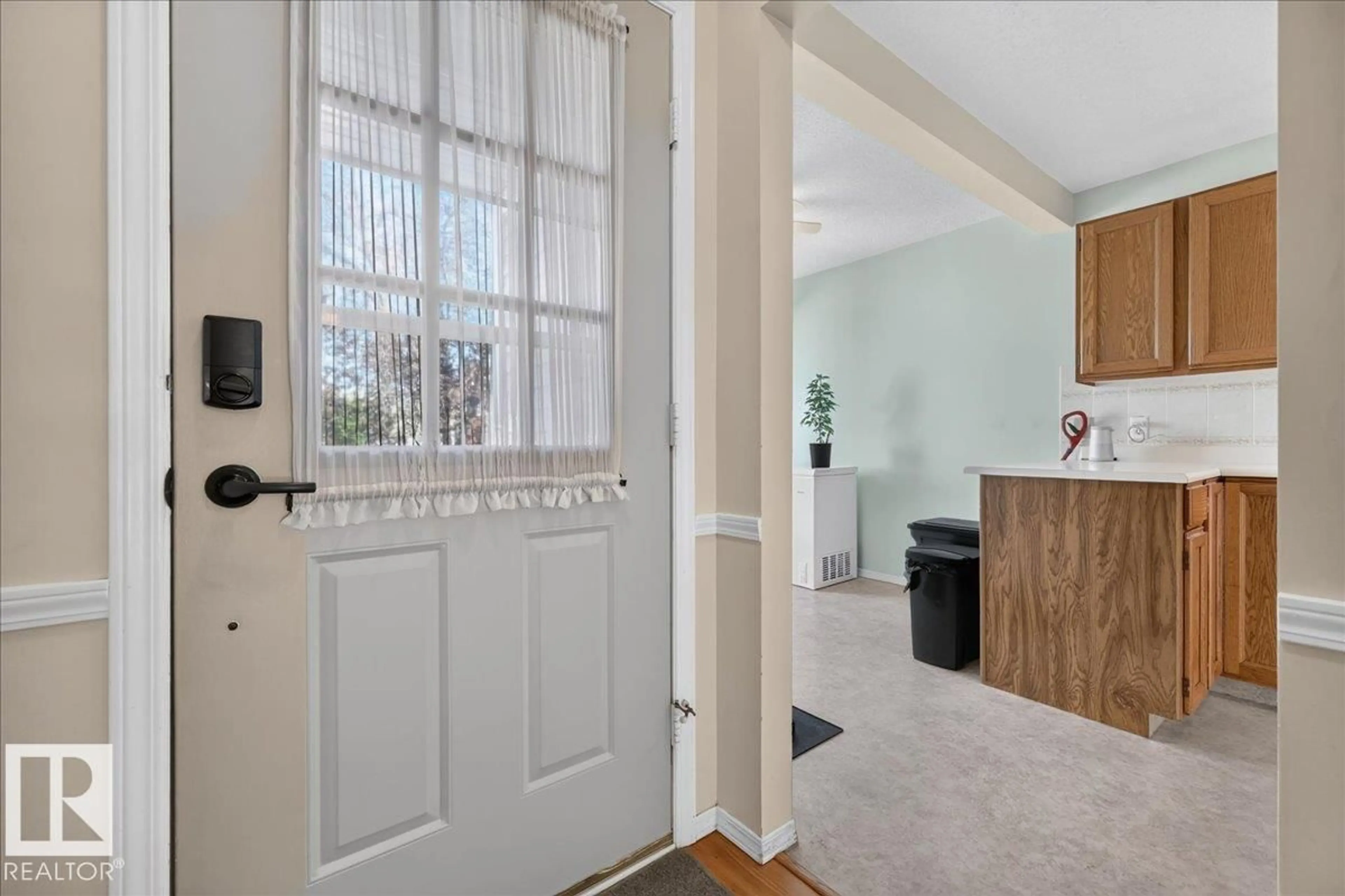 Indoor entryway for NW - 15228 84 ST, Edmonton Alberta T5E6G4