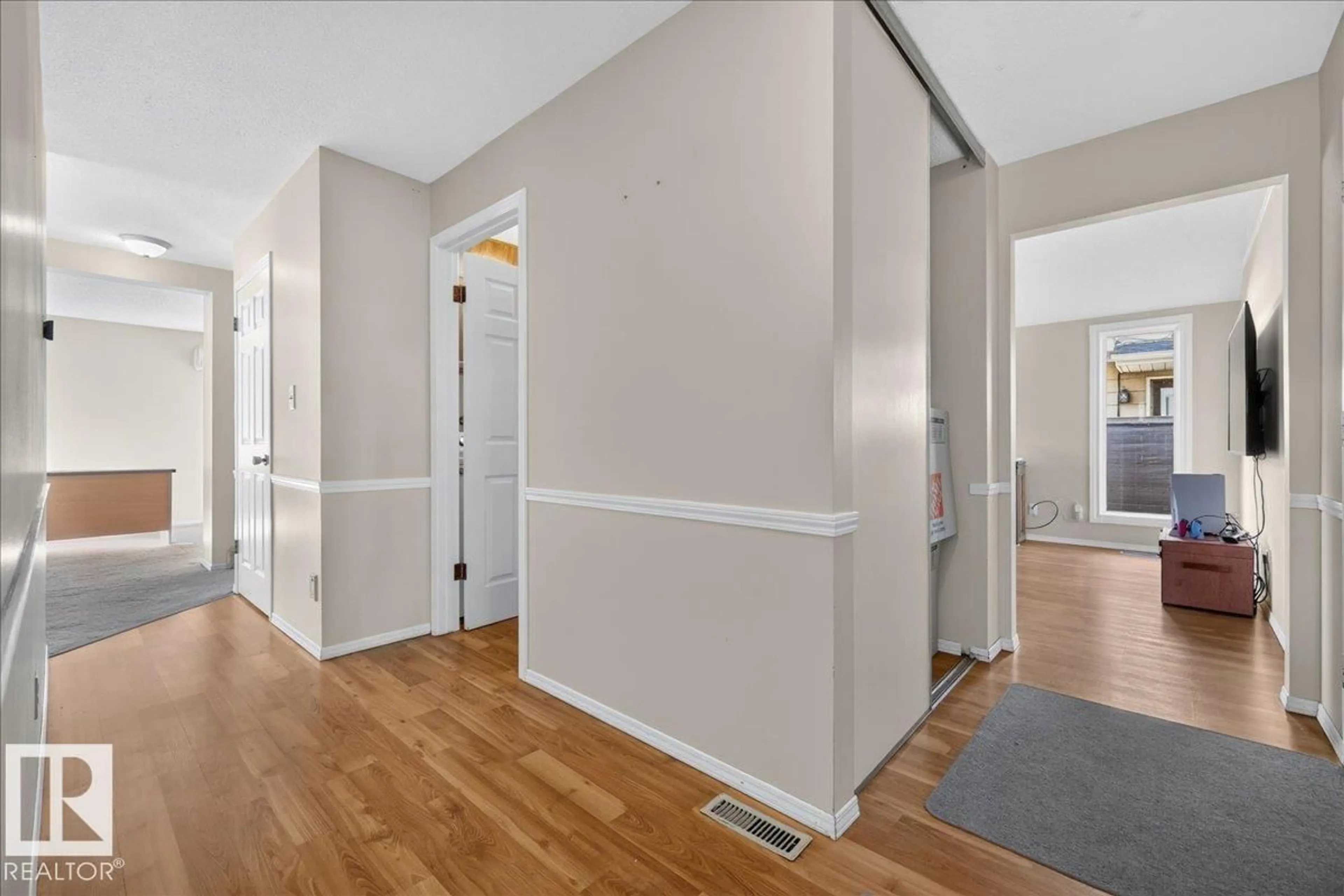 Indoor entryway for NW - 15228 84 ST, Edmonton Alberta T5E6G4
