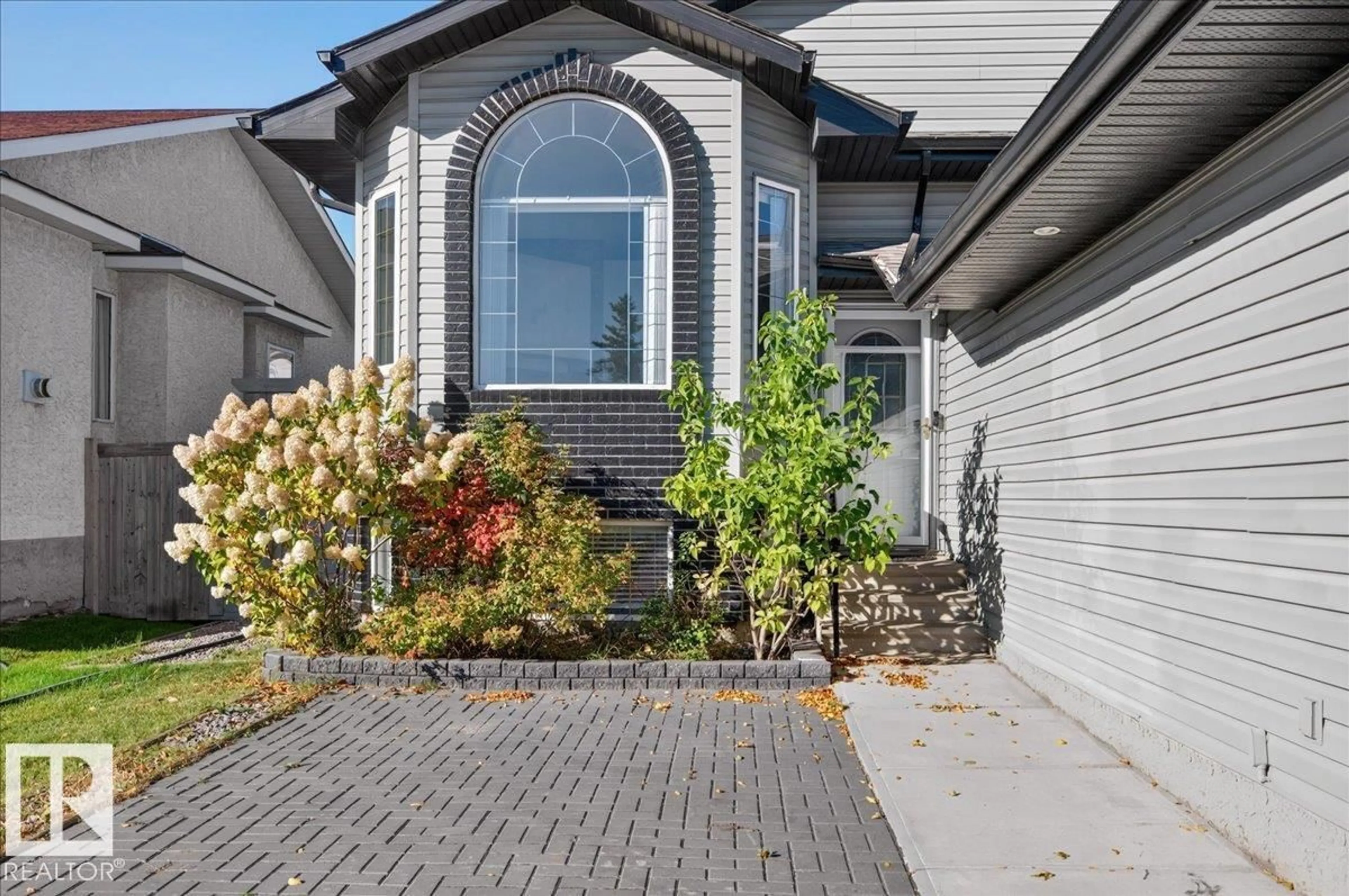 Home with brick exterior material, street for 417 HOLLICK KENYON RD, Edmonton Alberta T5Y2T9