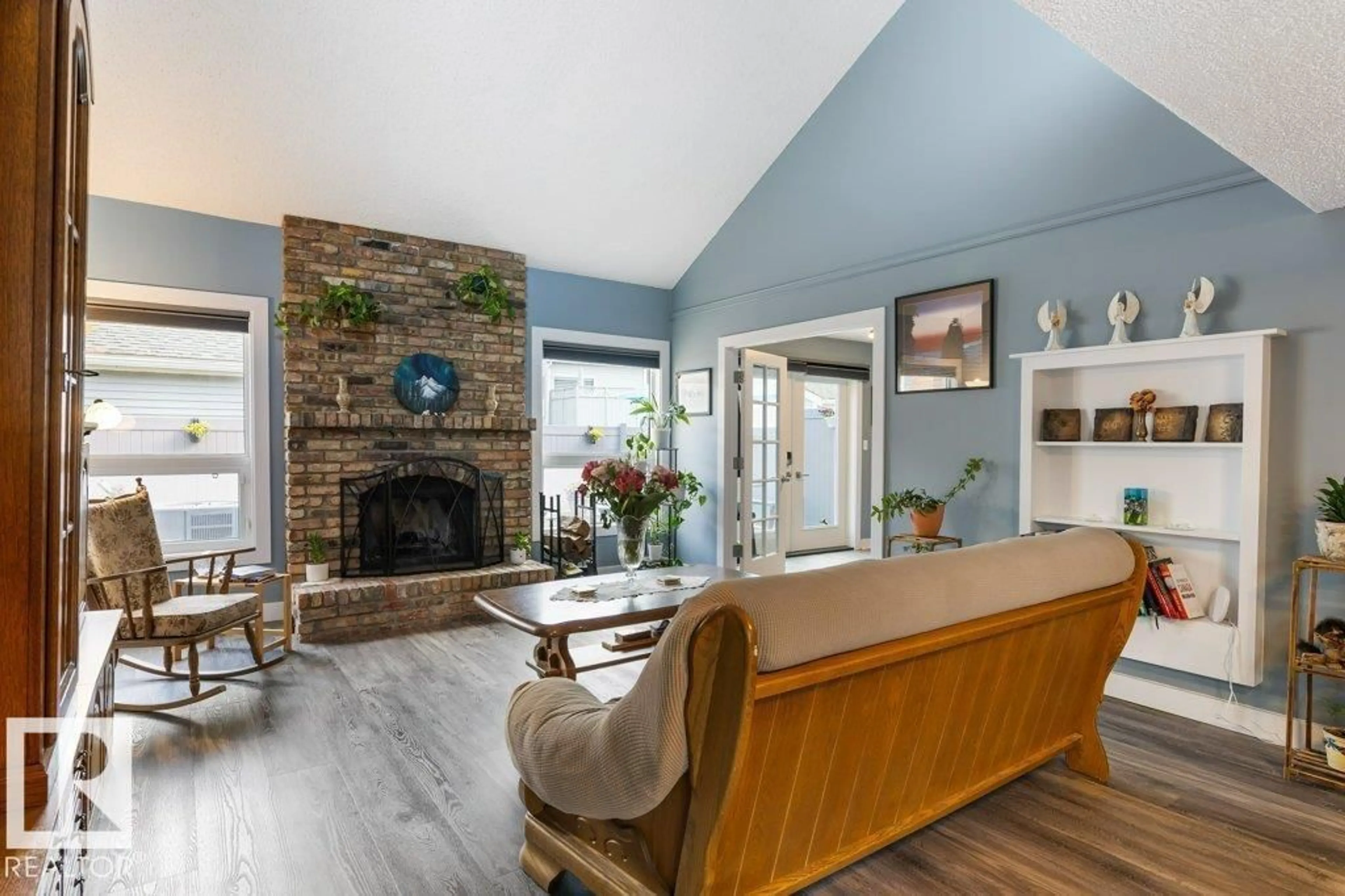 Living room with furniture, unknown for 7 WHITEOAKS ES, St. Albert Alberta T8N3M2
